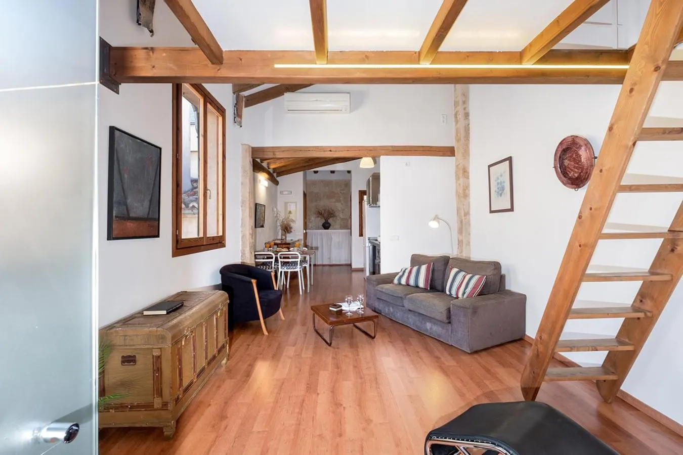 Dining area in Ramón Llull House