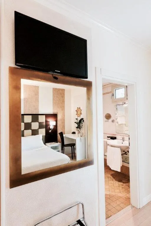 Bed in JR Resort Logos Forte dei Marmi