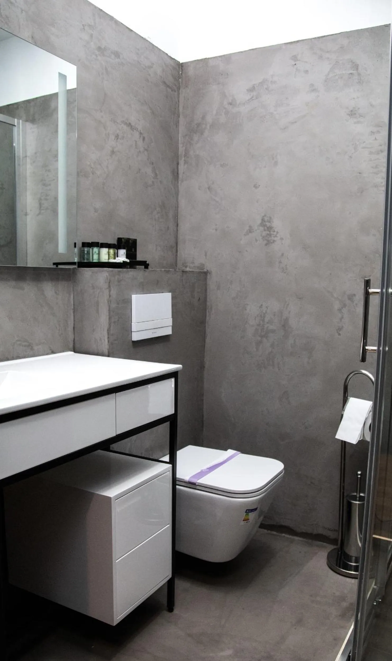 Bathroom in Triss Hotel