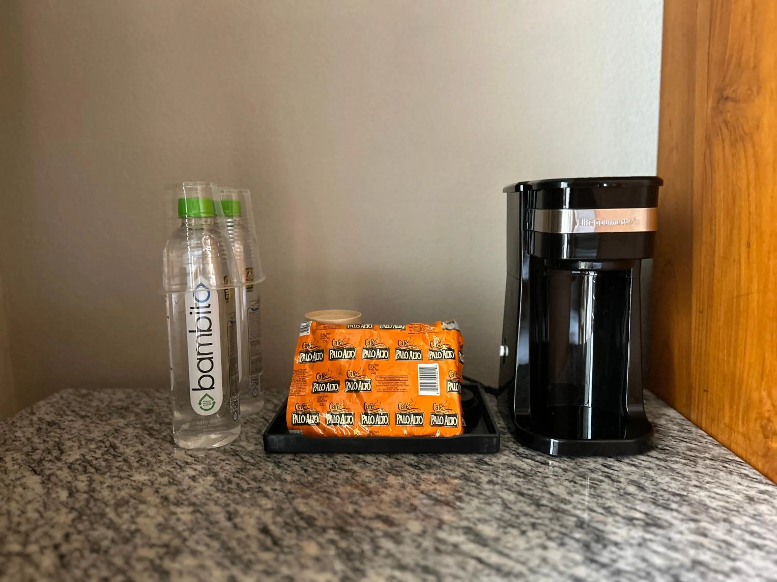 Coffee/tea facilities in Hotel Ladera