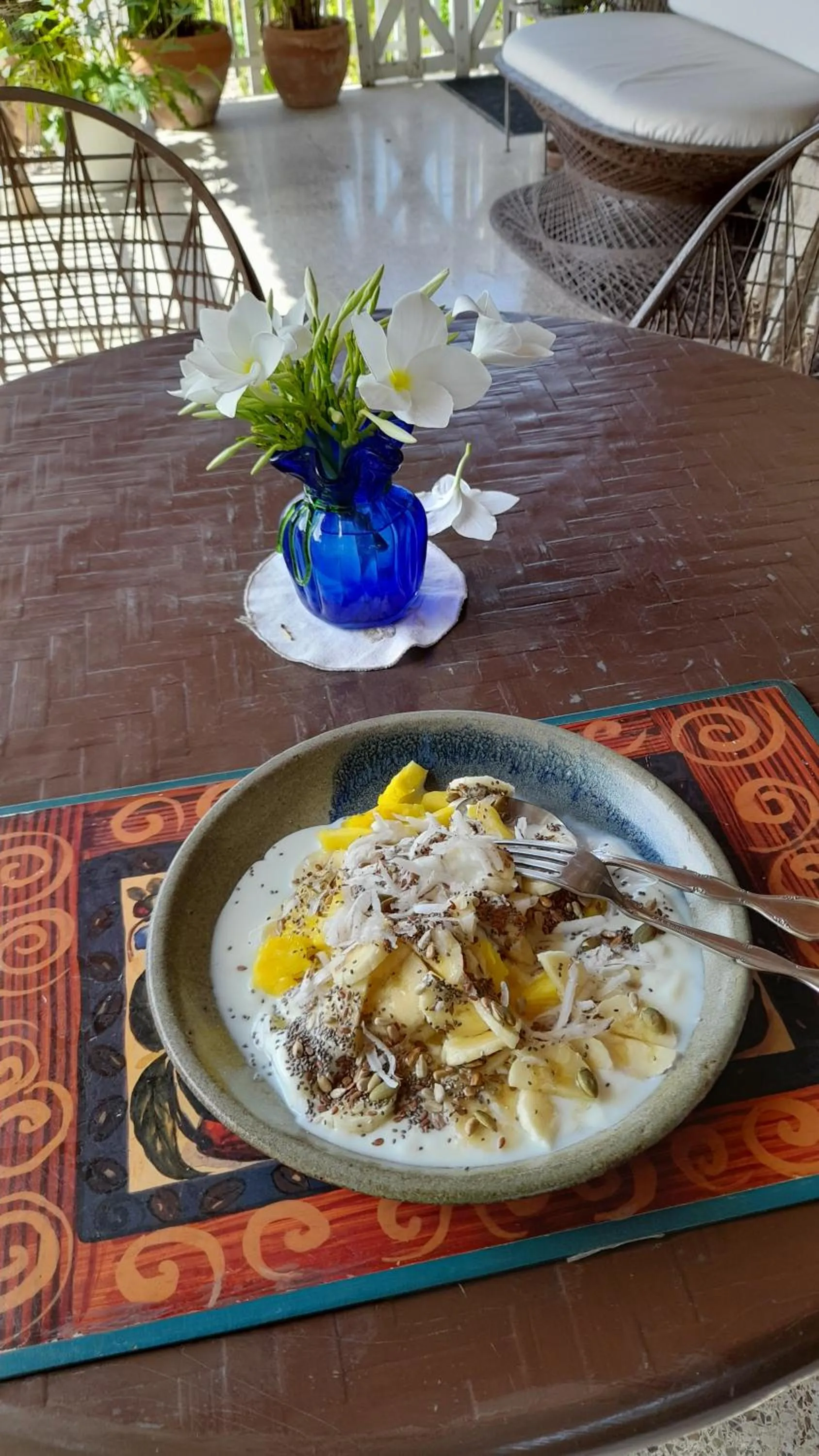 Breakfast in Neita's Nest