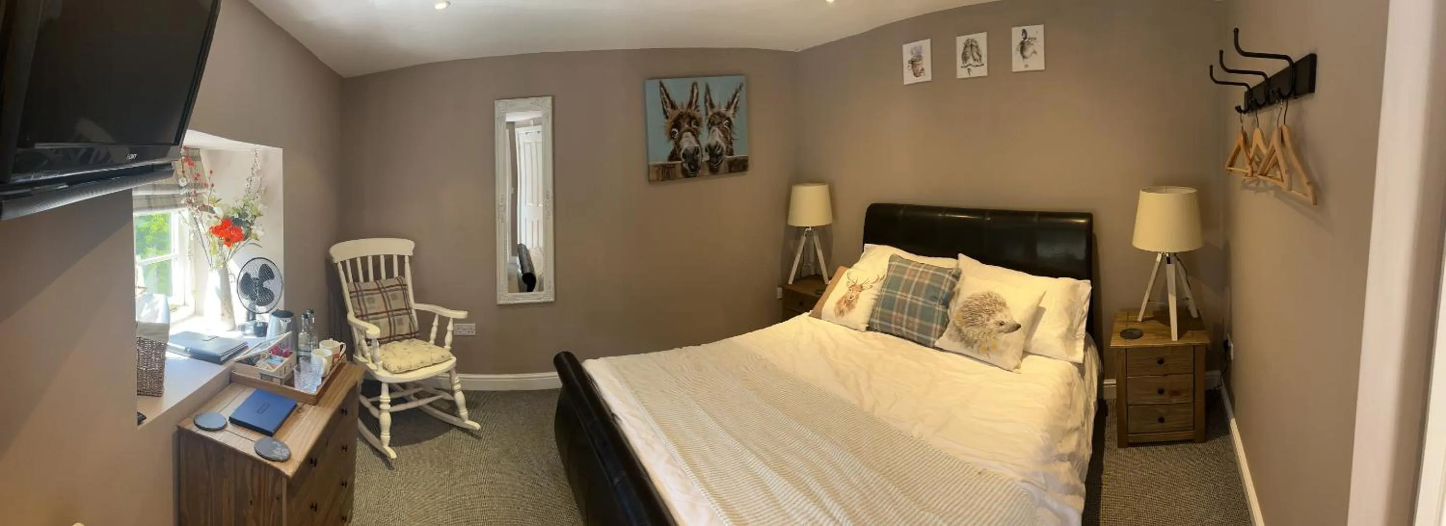 Bedroom, Bed in The Crewe Arms