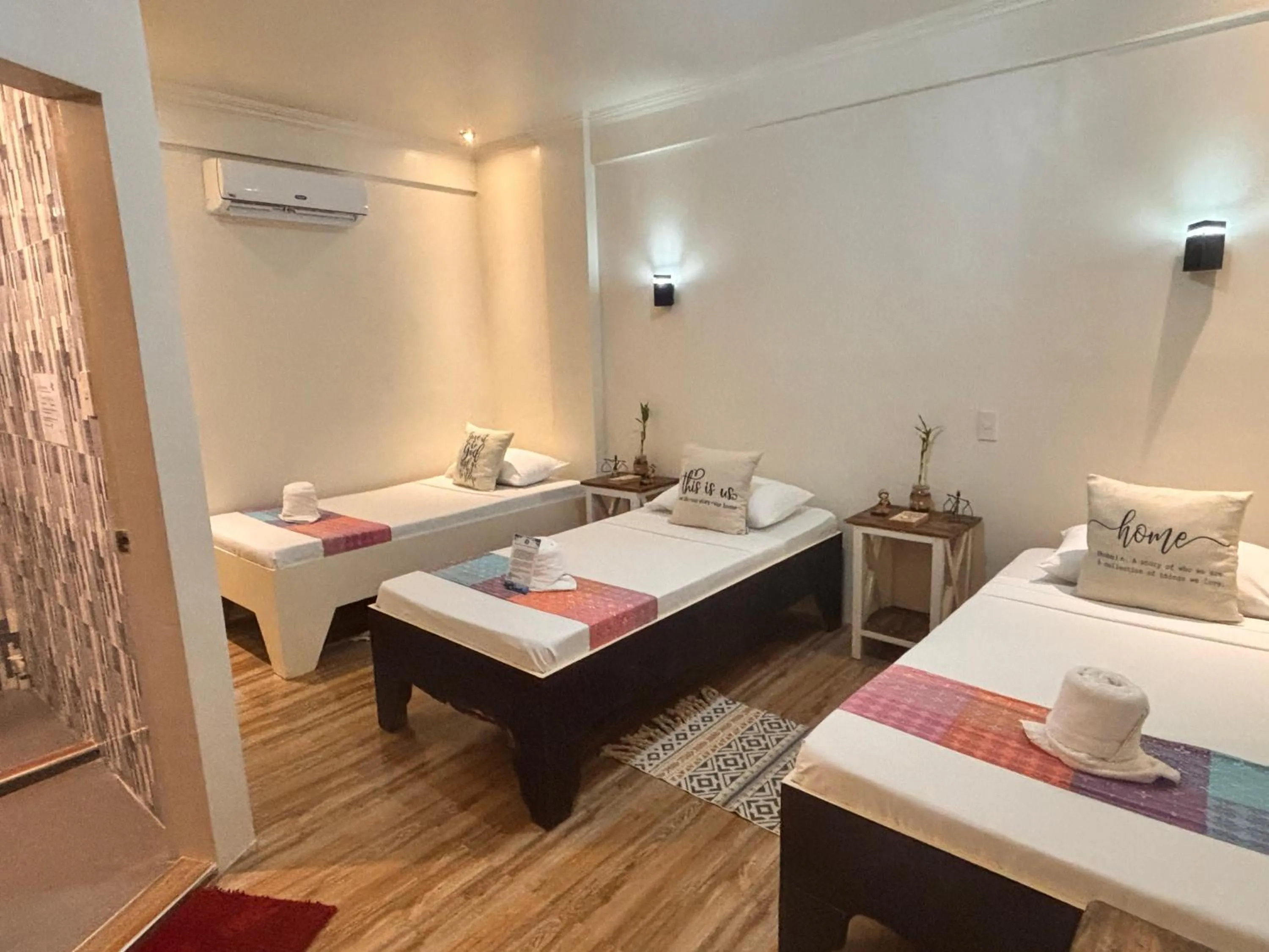 Bed in PamAnilao and Padoy's Dive Camp