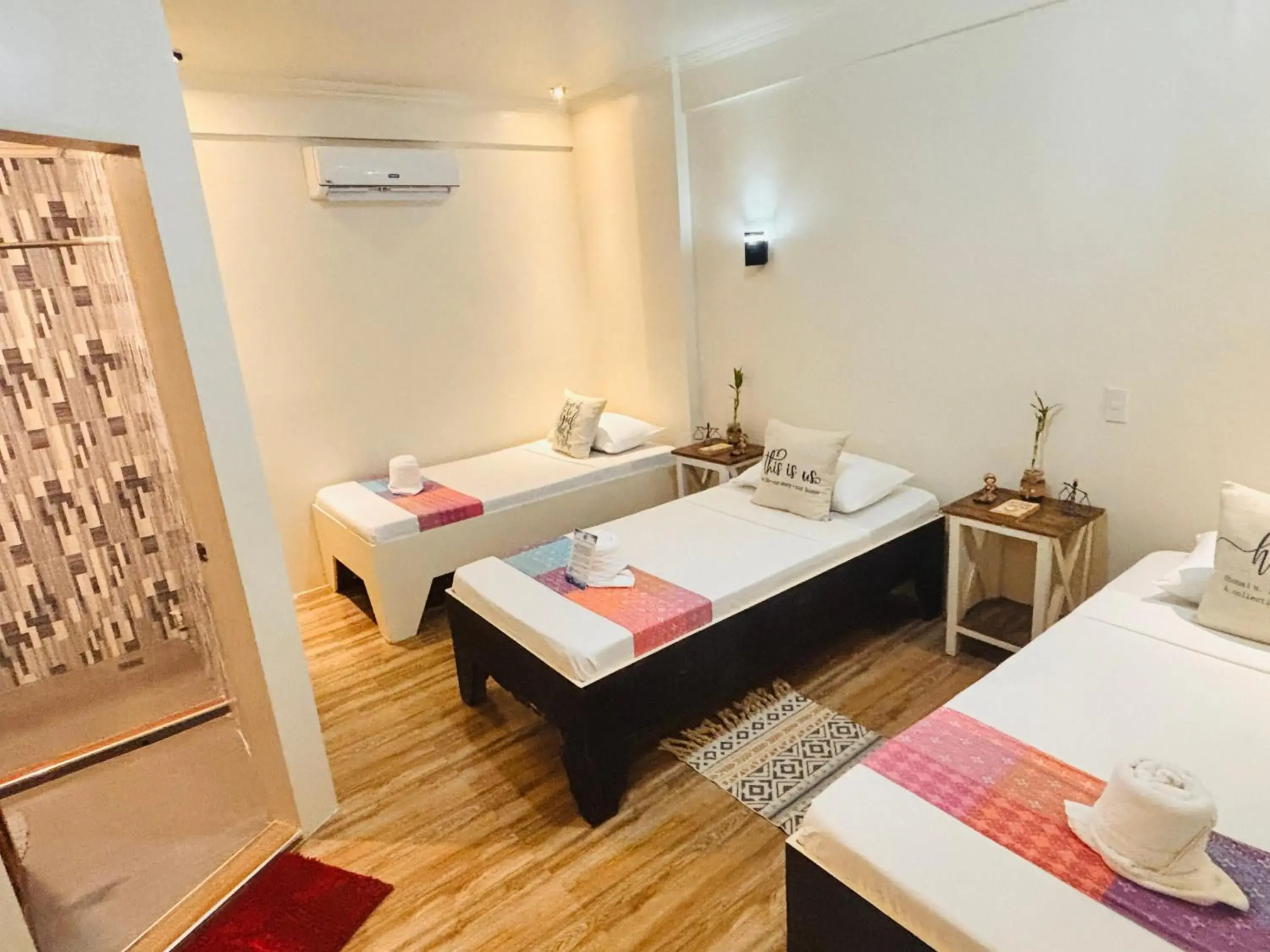 Triple Room with Bathroom in PamAnilao and Padoy's Dive Camp Triple Room with Bathroom in PamAnilao and Padoy's Dive Camp