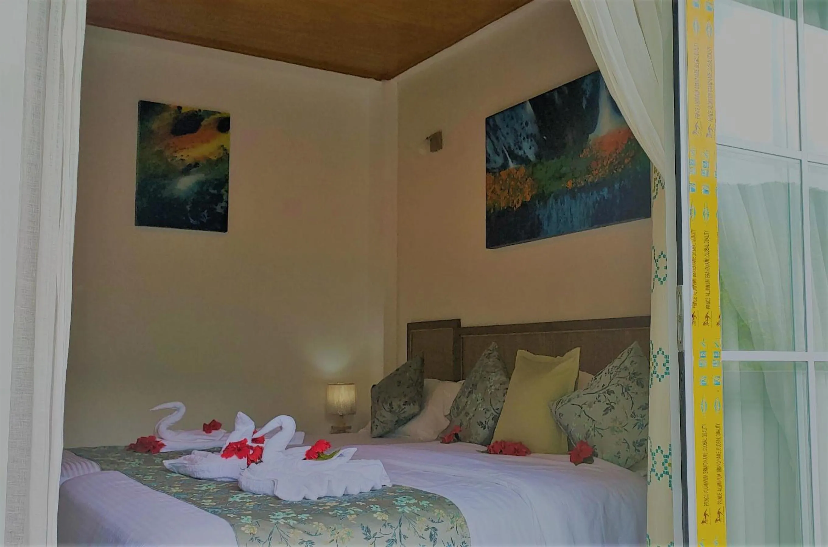 Bed in Mountain View Hotel