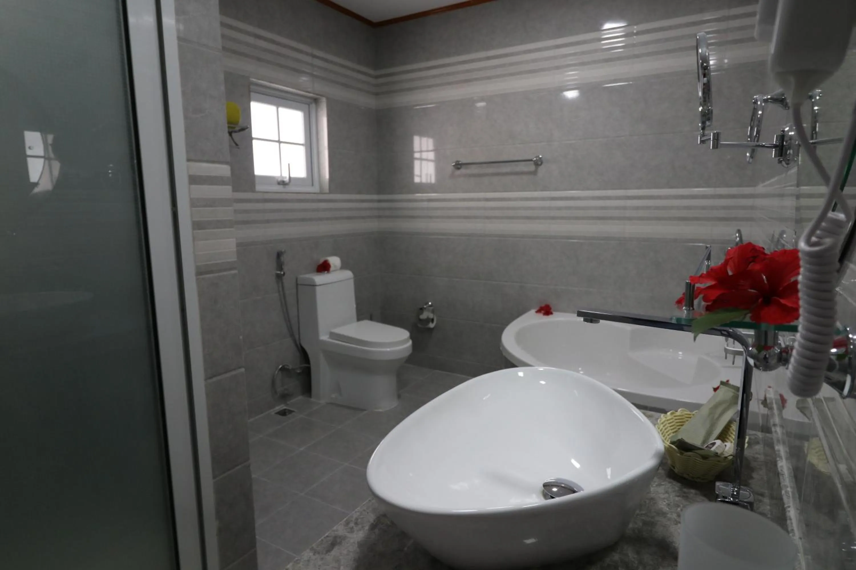 Bathroom in Mountain View Hotel