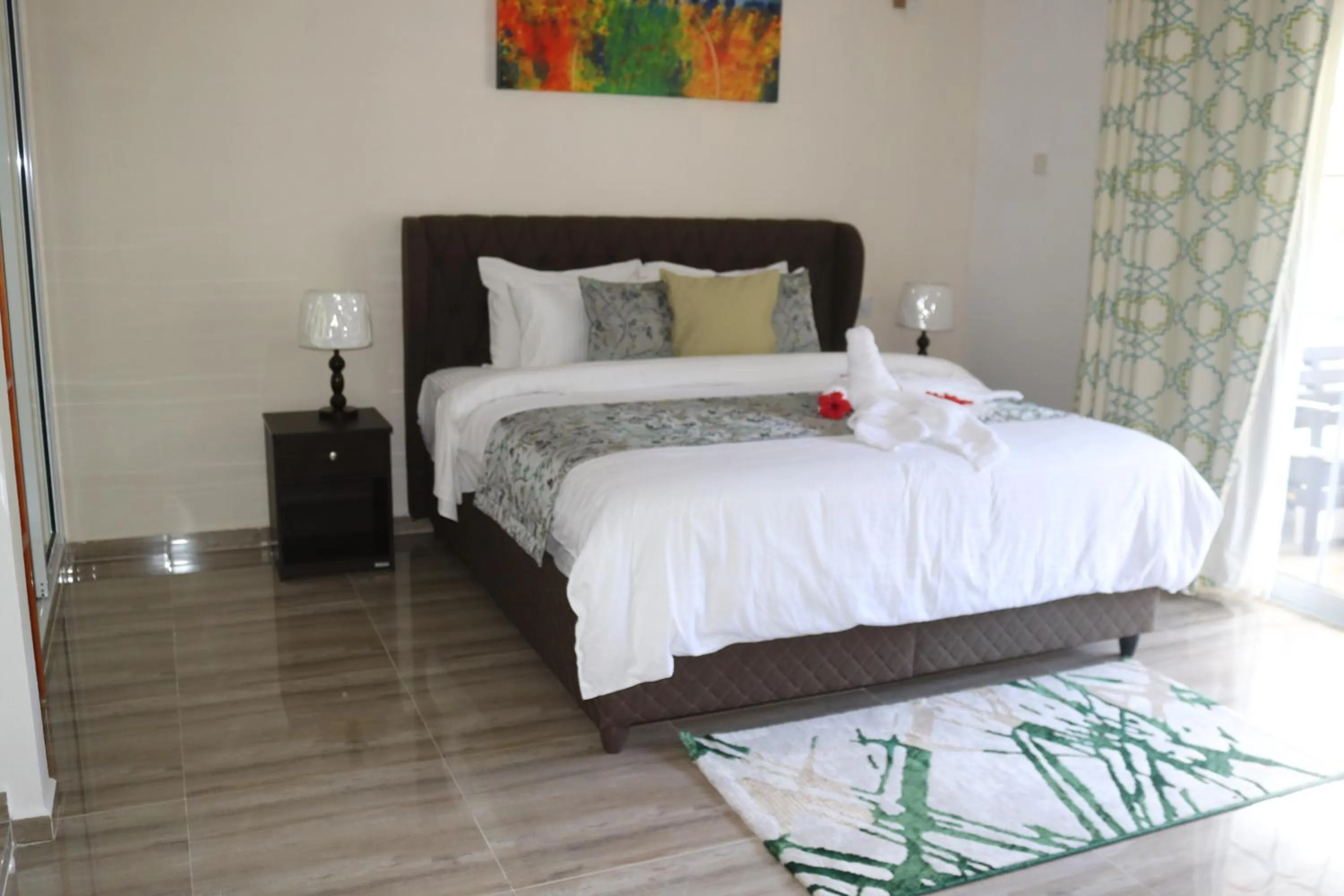 Photo of the whole room, Bed in Mountain View Hotel