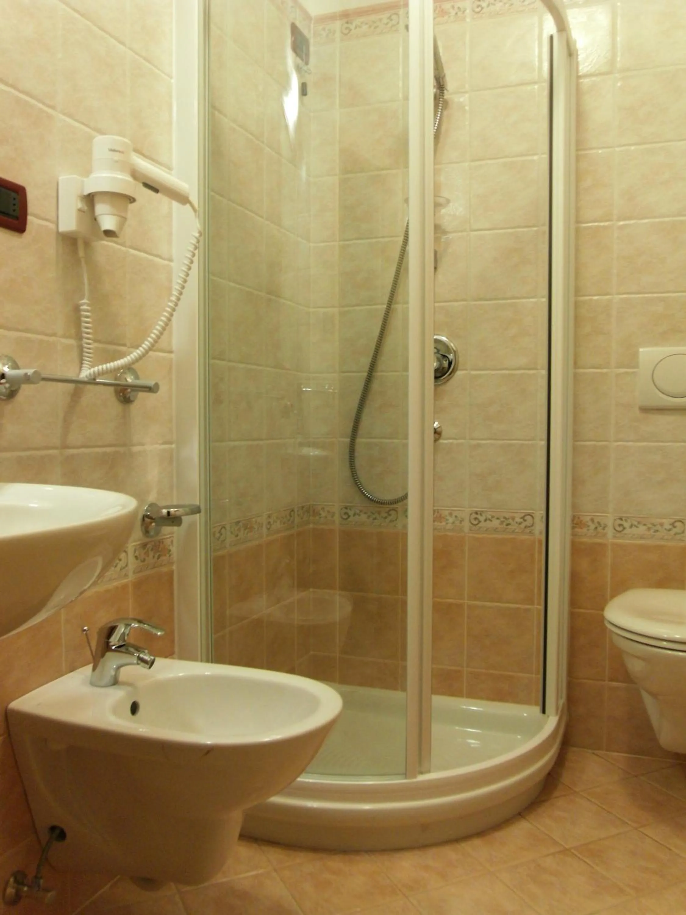 Shower in Hotel L'Ideale