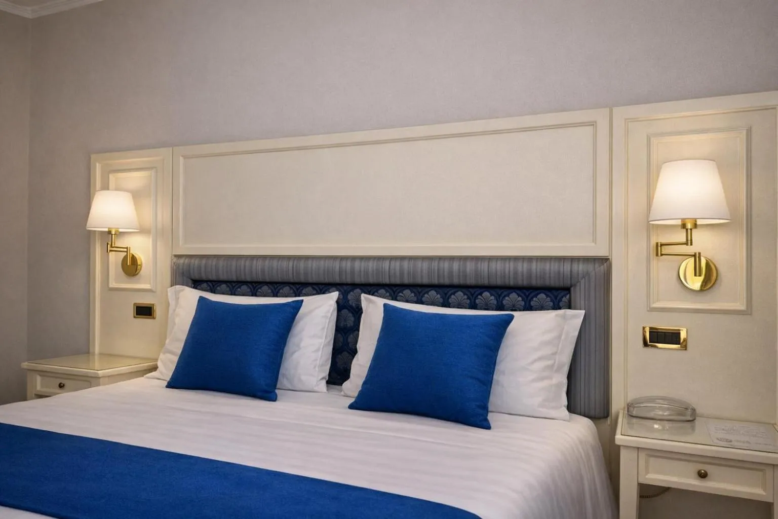 Bed in Hotel President Venezia