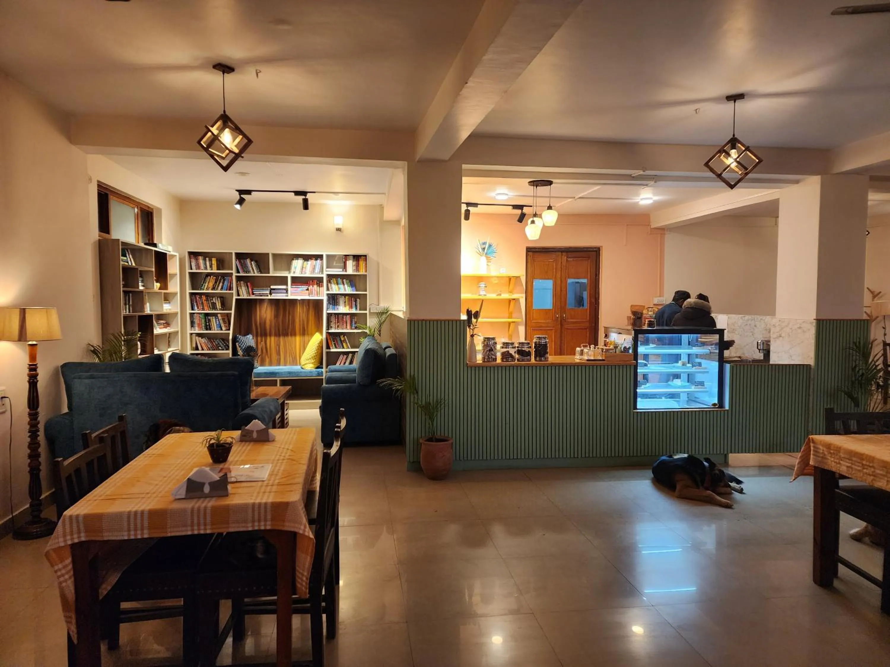 Restaurant/places to eat in The Birdhouse Villa