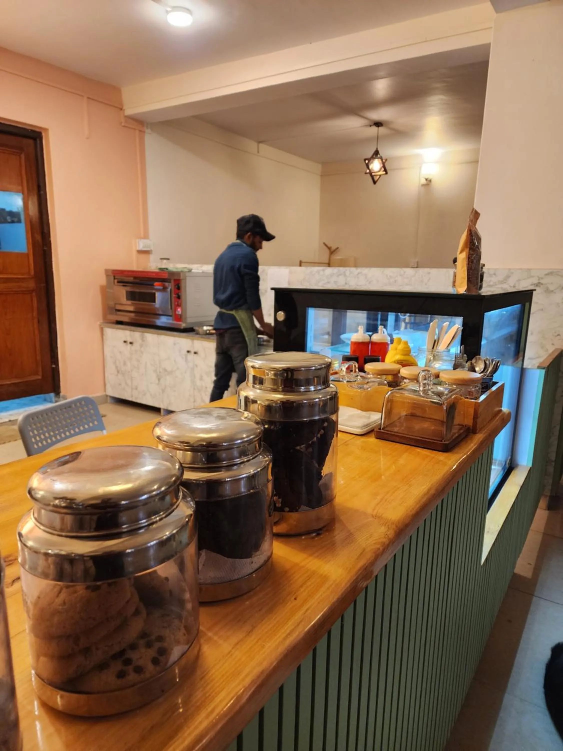 Restaurant/places to eat in The Birdhouse Villa