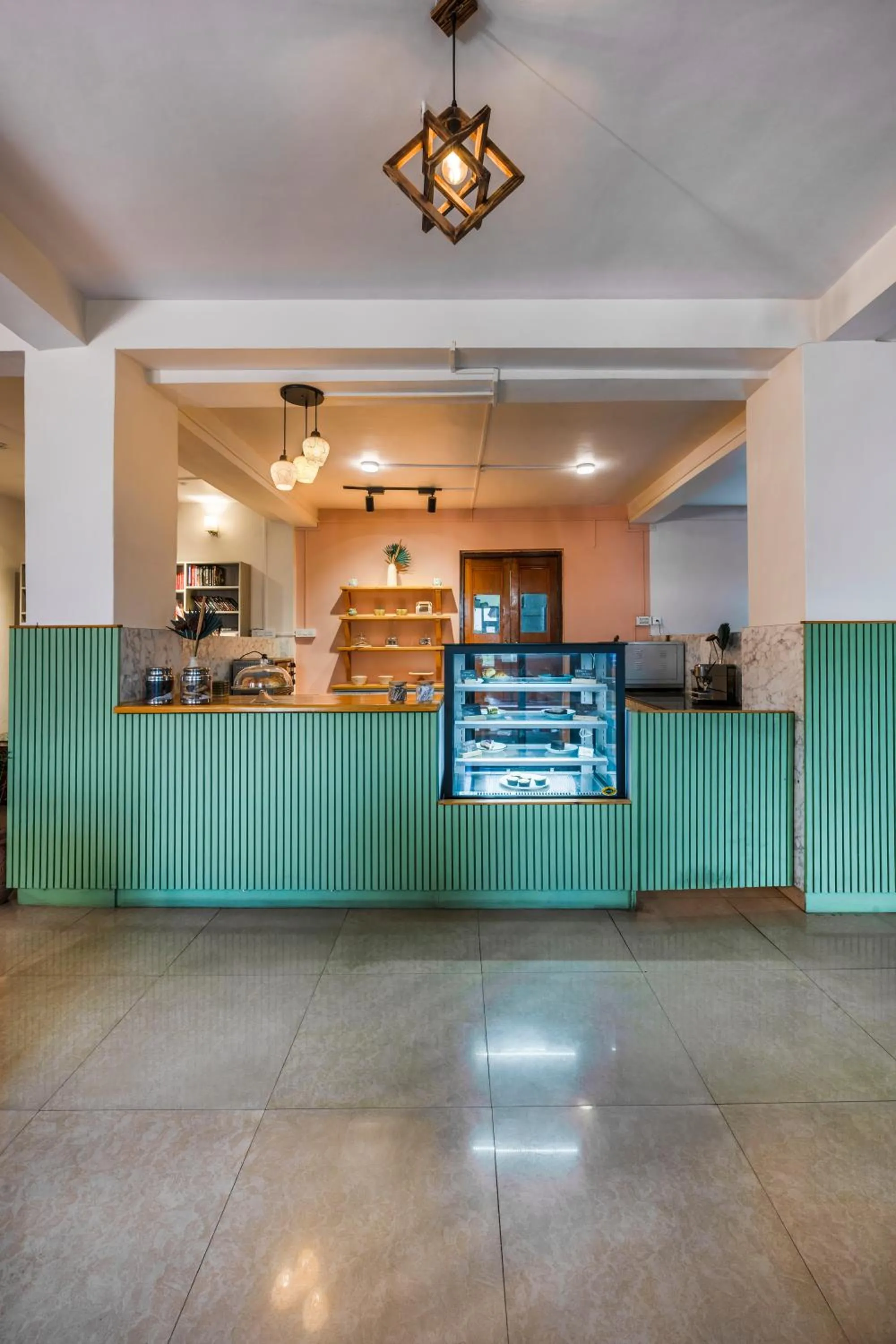 Restaurant/places to eat in The Birdhouse Villa