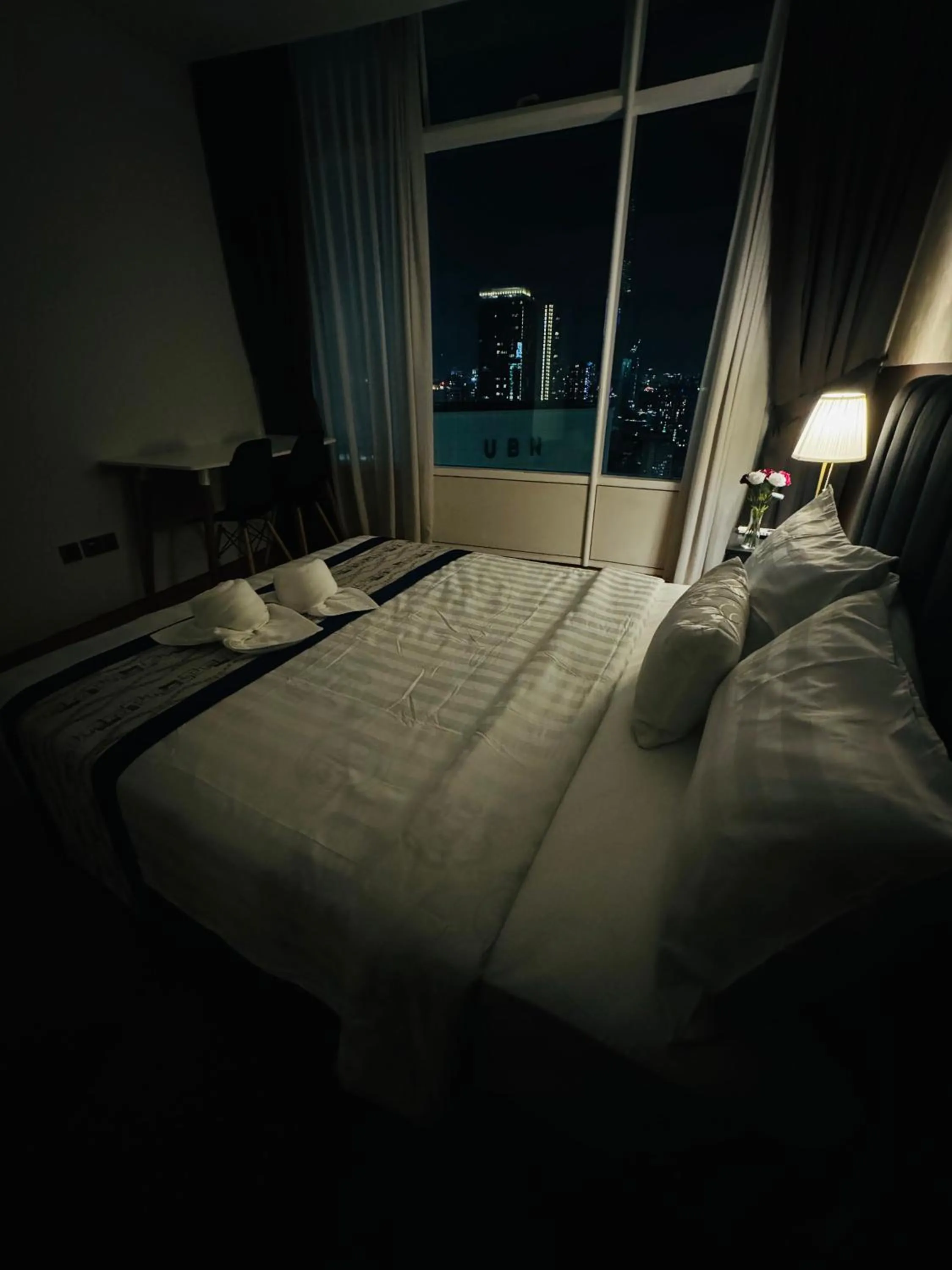 Bed in Vortex Suites klcc by Rit