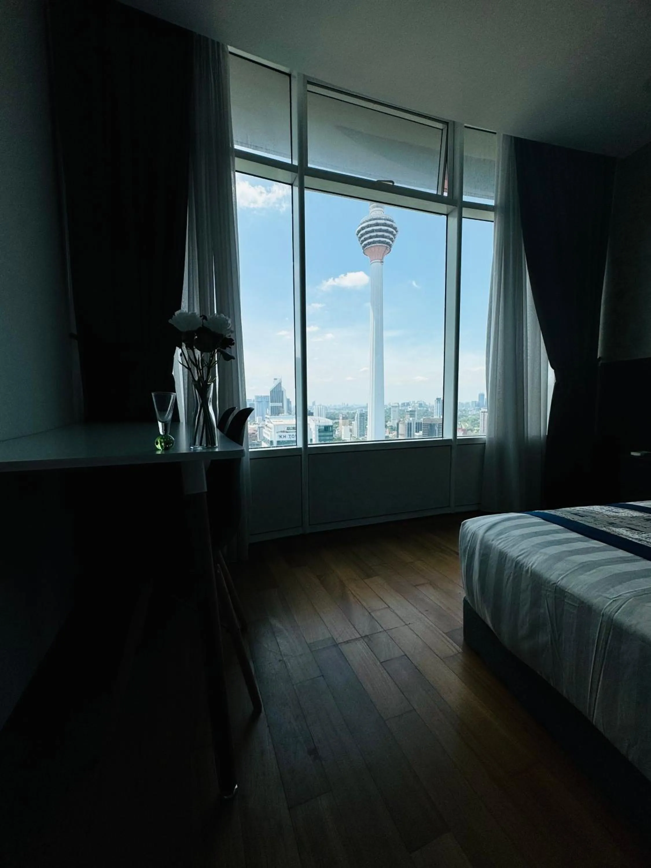 Bed in Vortex Suites klcc by Rit