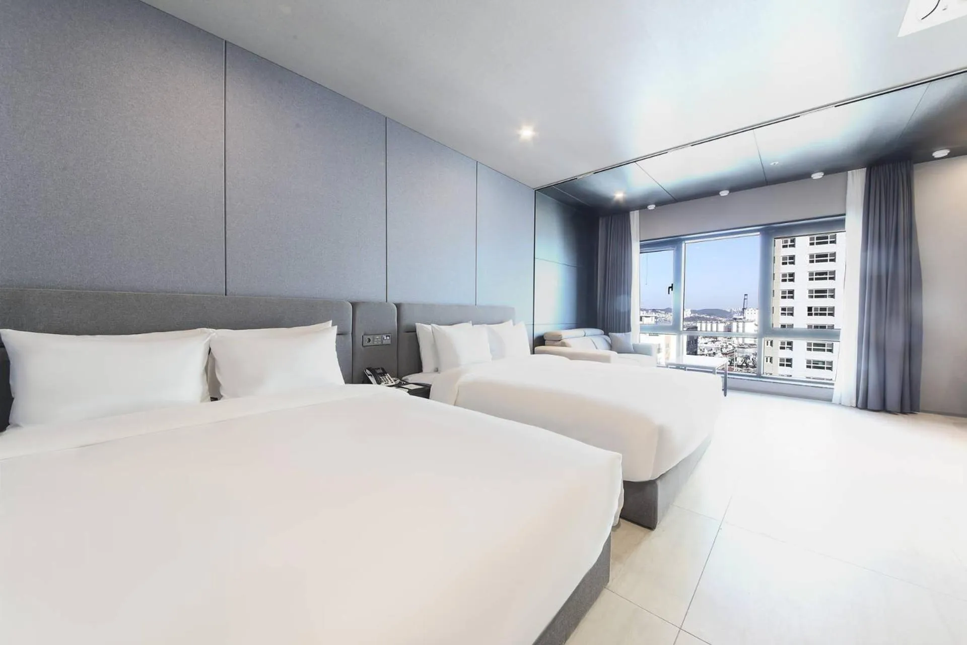 Photo of the whole room, Bed in City Hotel the Busan Metro