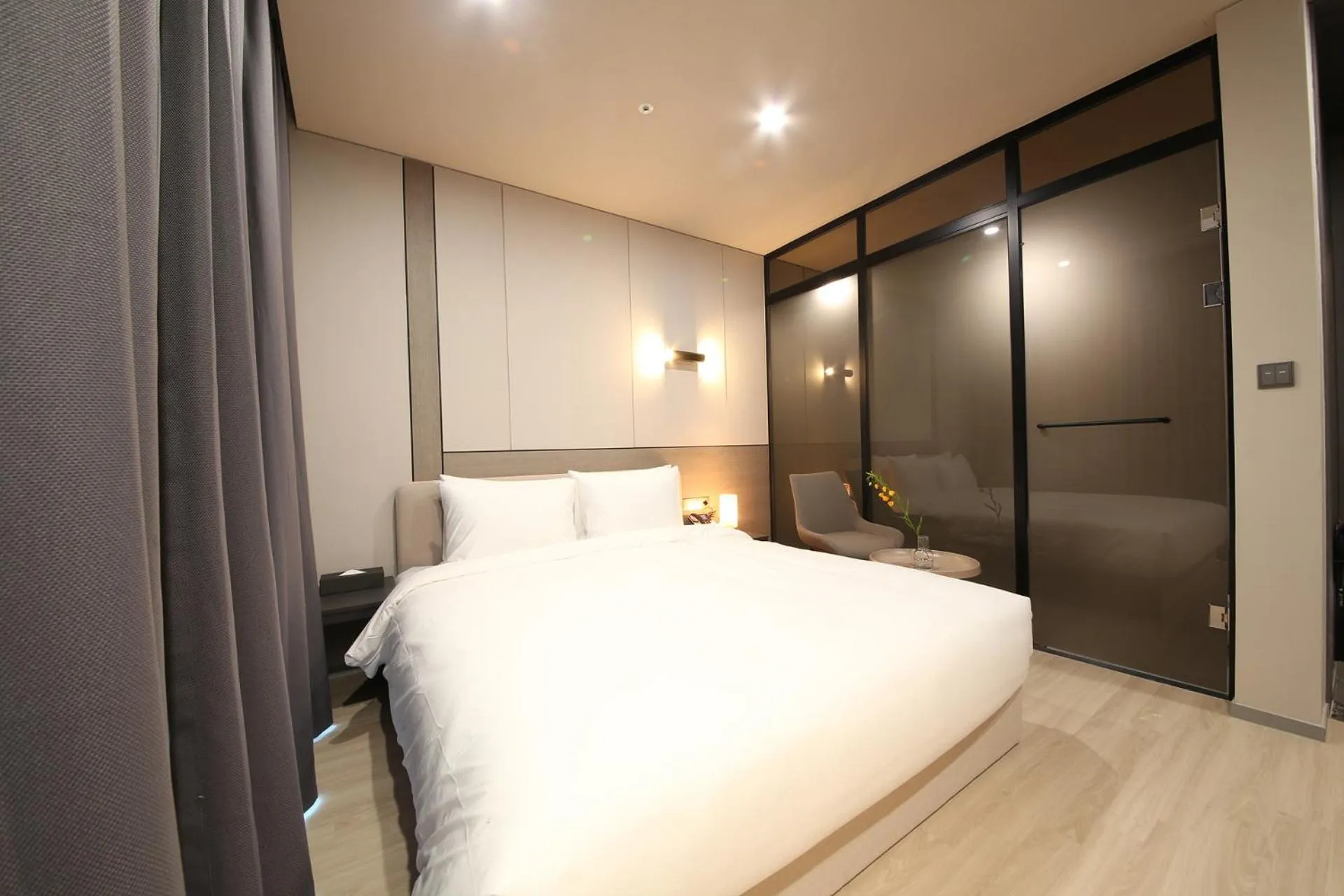 Bed in City Hotel the Busan Metro