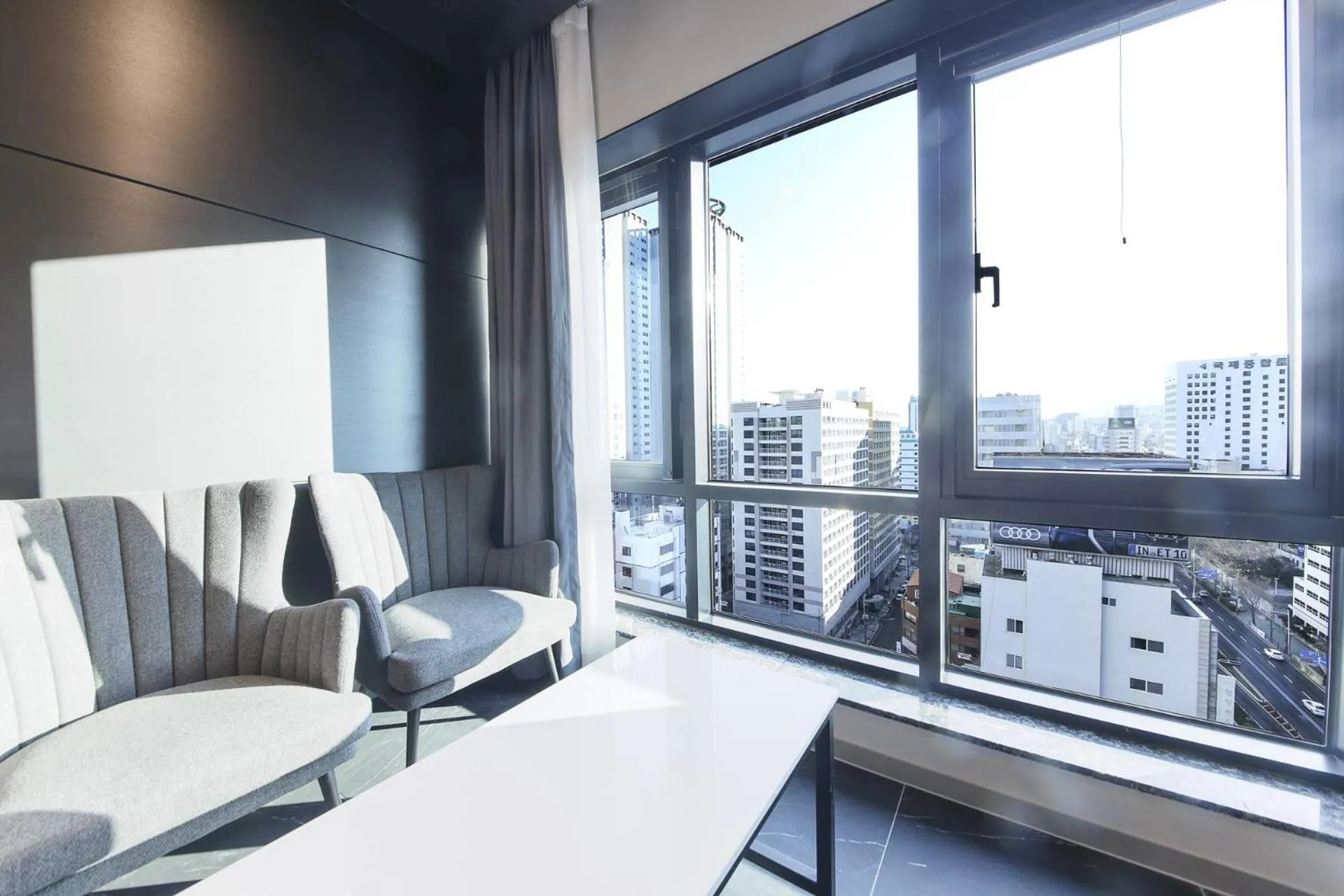 Living room in City Hotel the Busan Metro