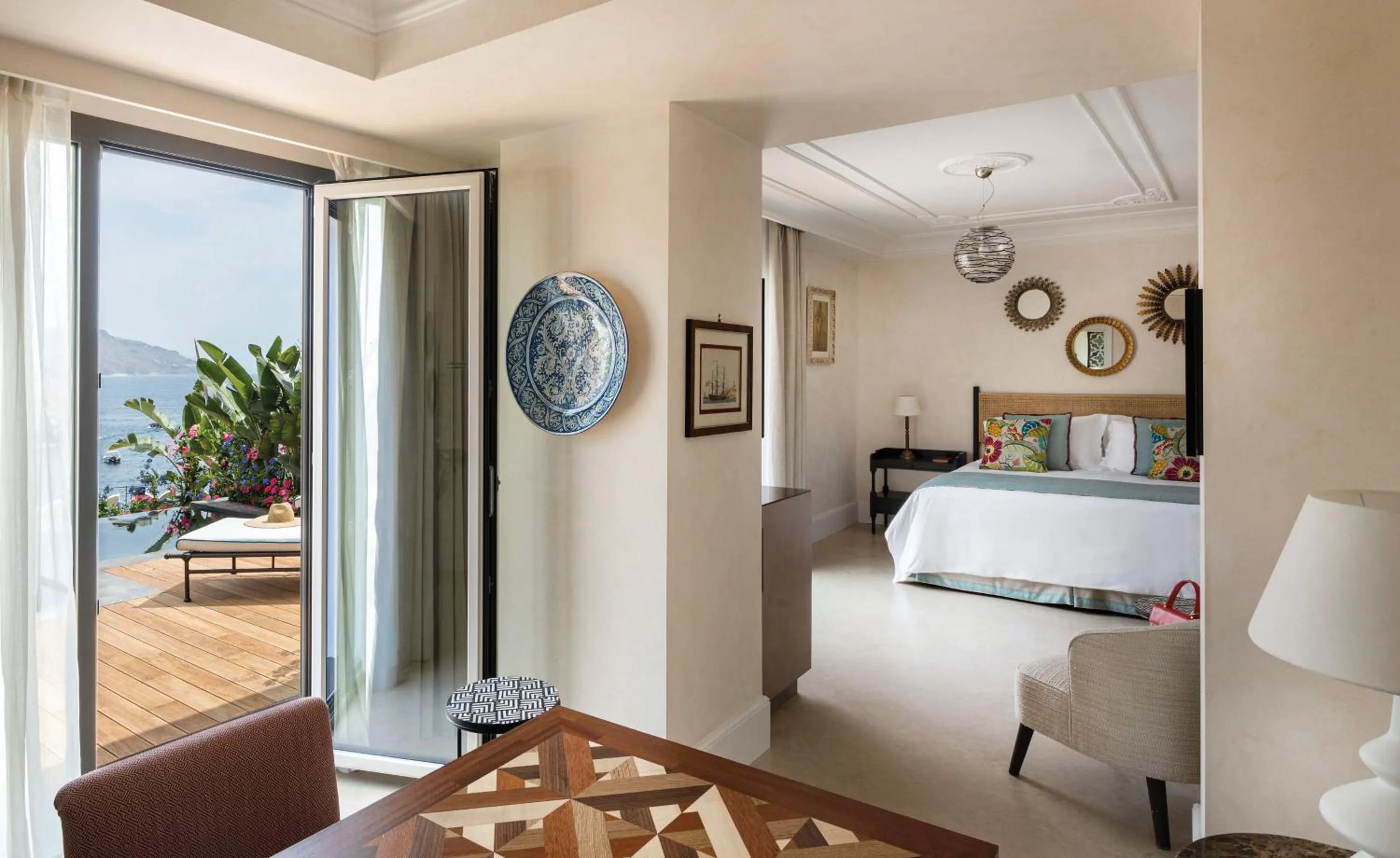 Living room, Bed in Villa Sant'Andrea, A Belmond Hotel, Taormina Mare