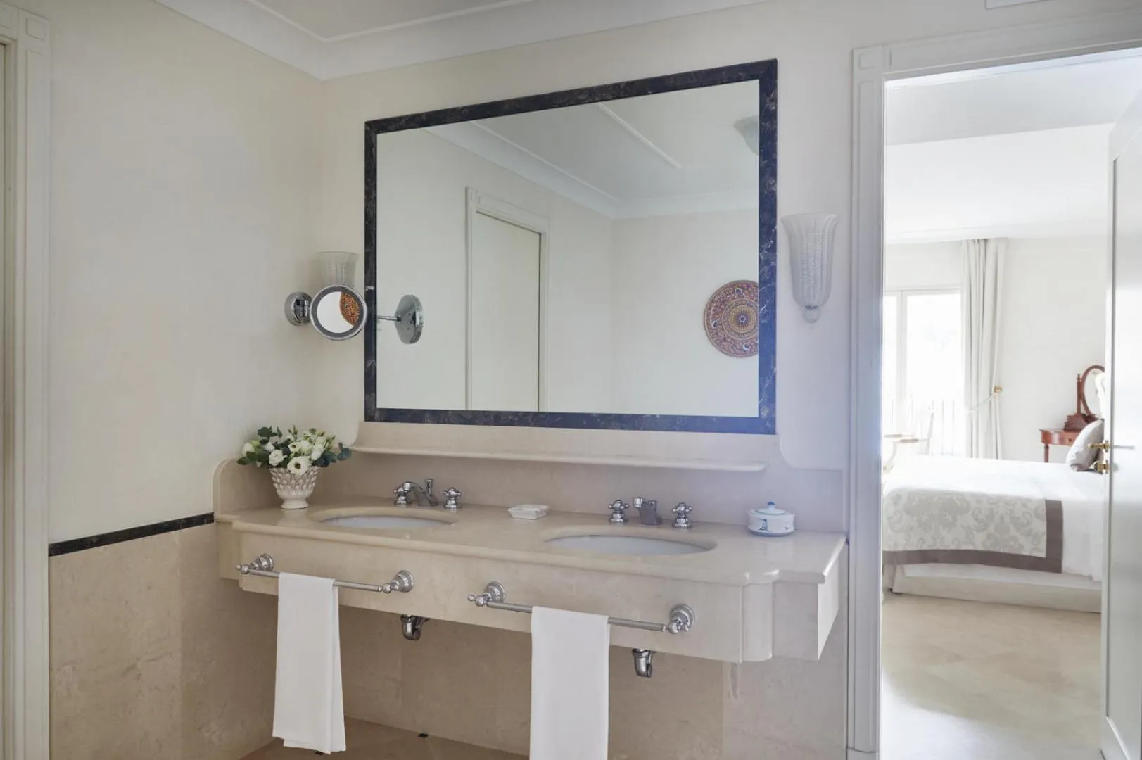 Bathroom, Bed in Villa Sant'Andrea, A Belmond Hotel, Taormina Mare