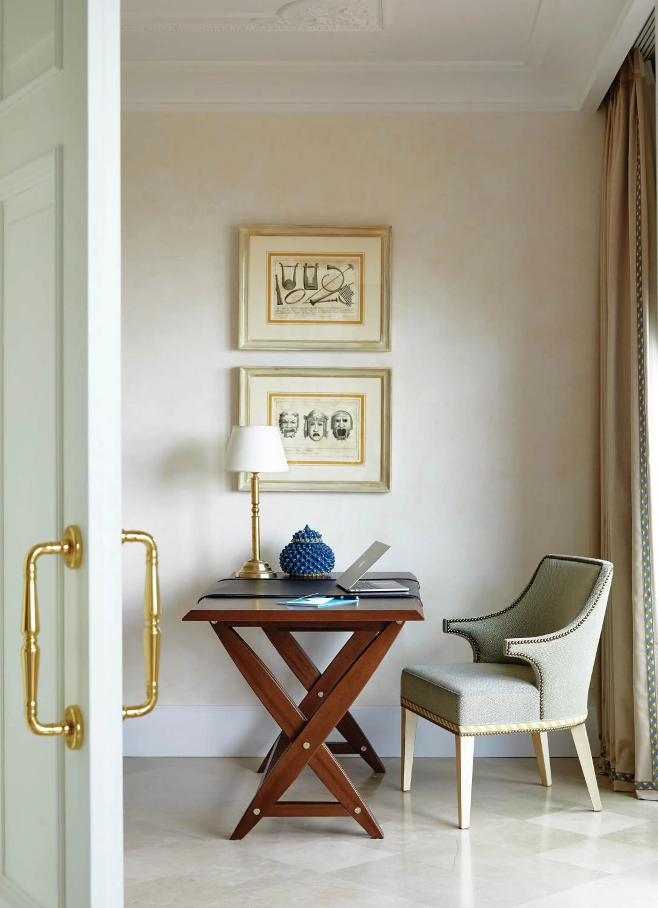 Living room in Villa Sant'Andrea, A Belmond Hotel, Taormina Mare