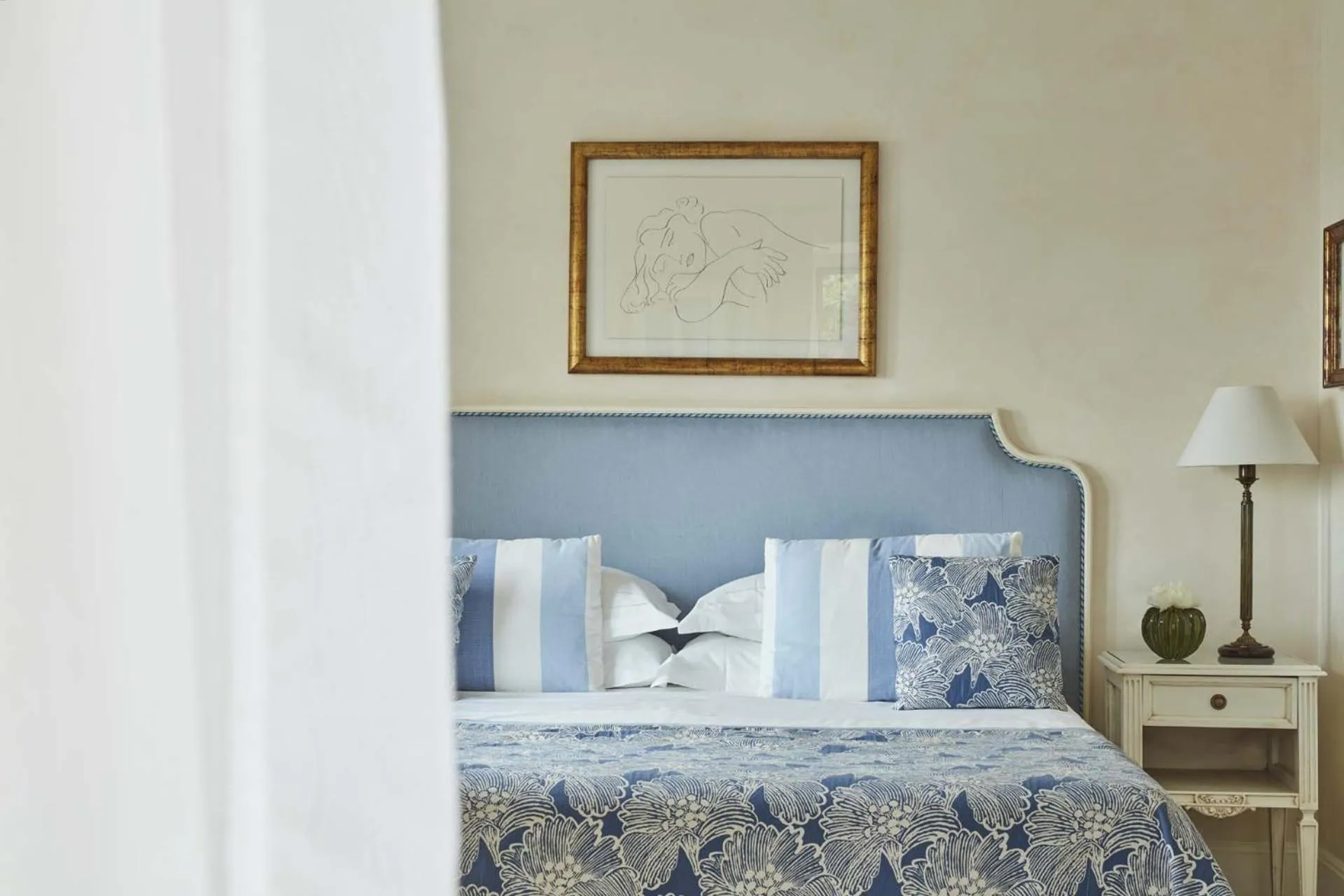 Bedroom, Bed in Villa Sant'Andrea, A Belmond Hotel, Taormina Mare