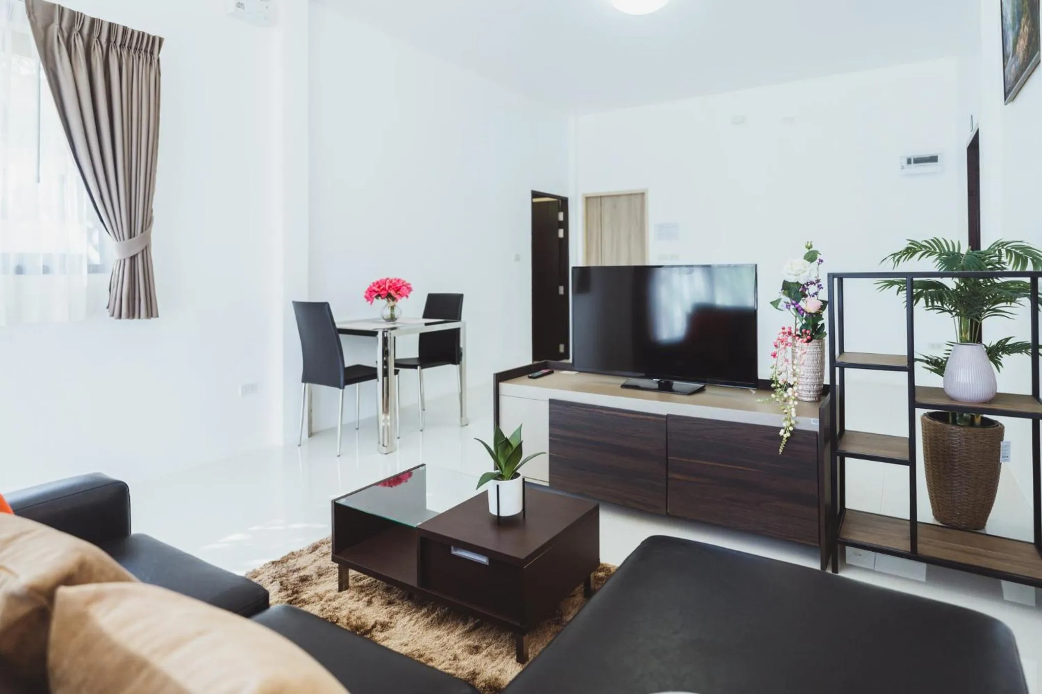 TV and multimedia in Baan Nern Khao Resort Pattaya