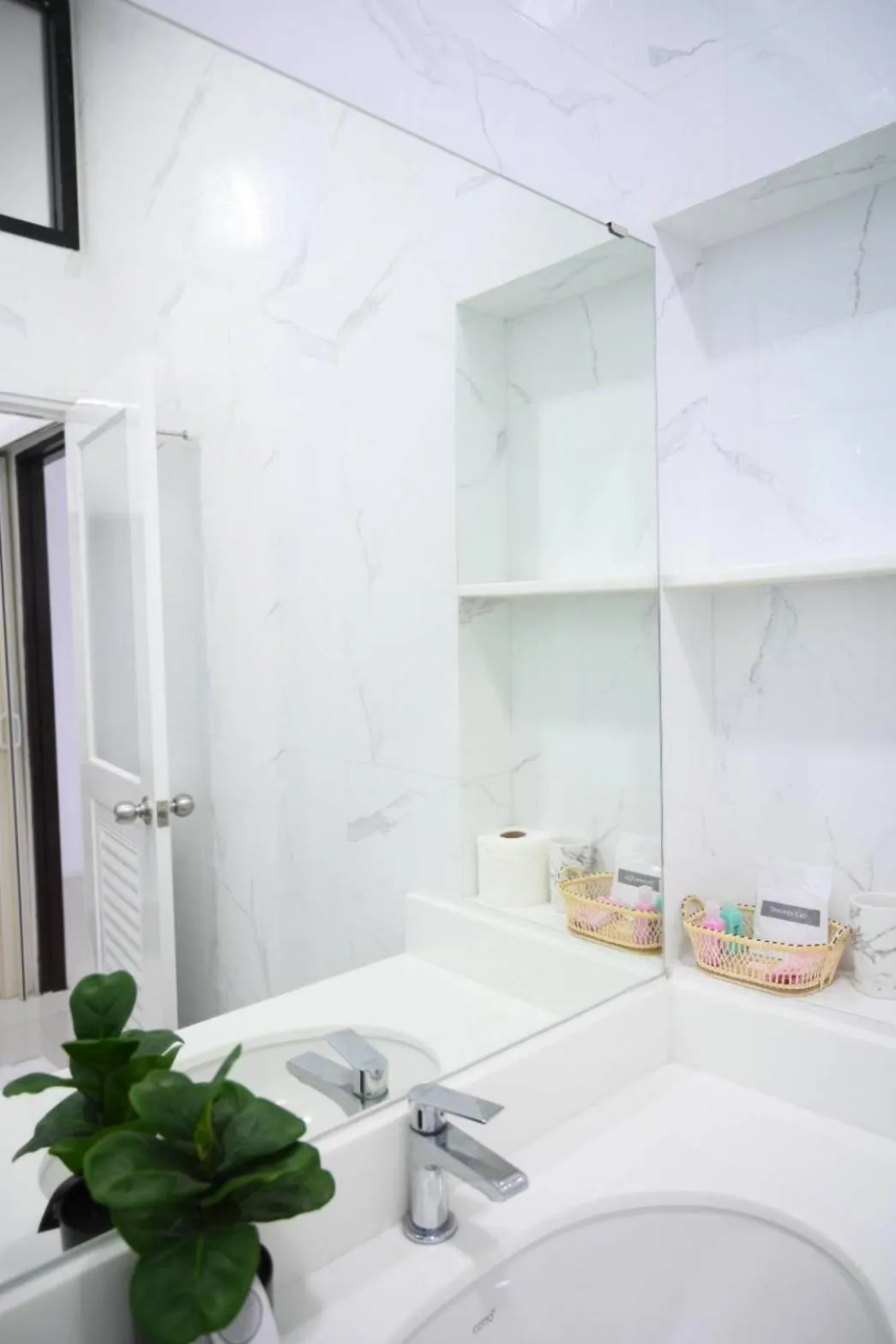 Bathroom in Baan Nern Khao Resort Pattaya