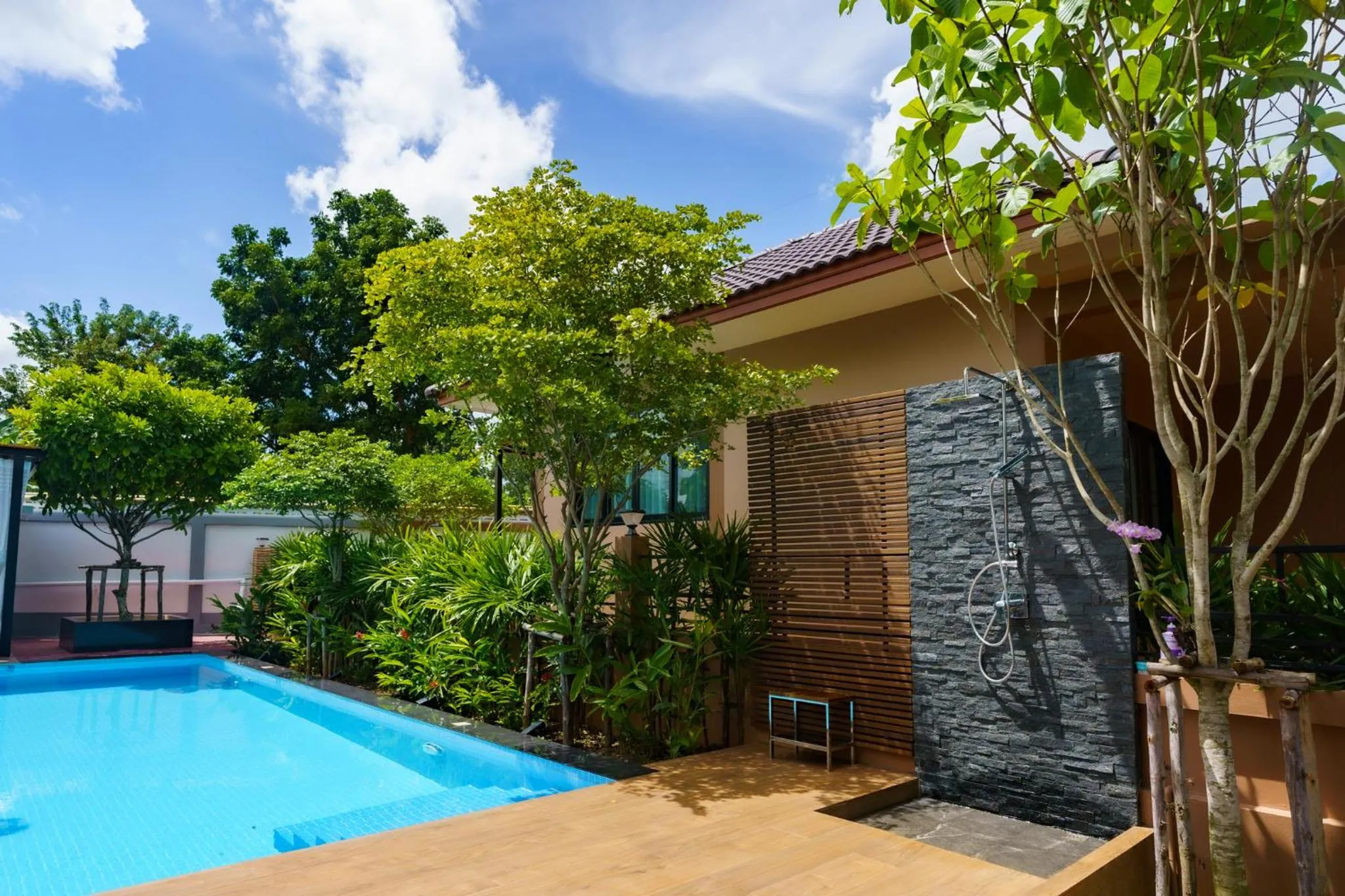 Swimming pool in Baan Nern Khao Resort Pattaya