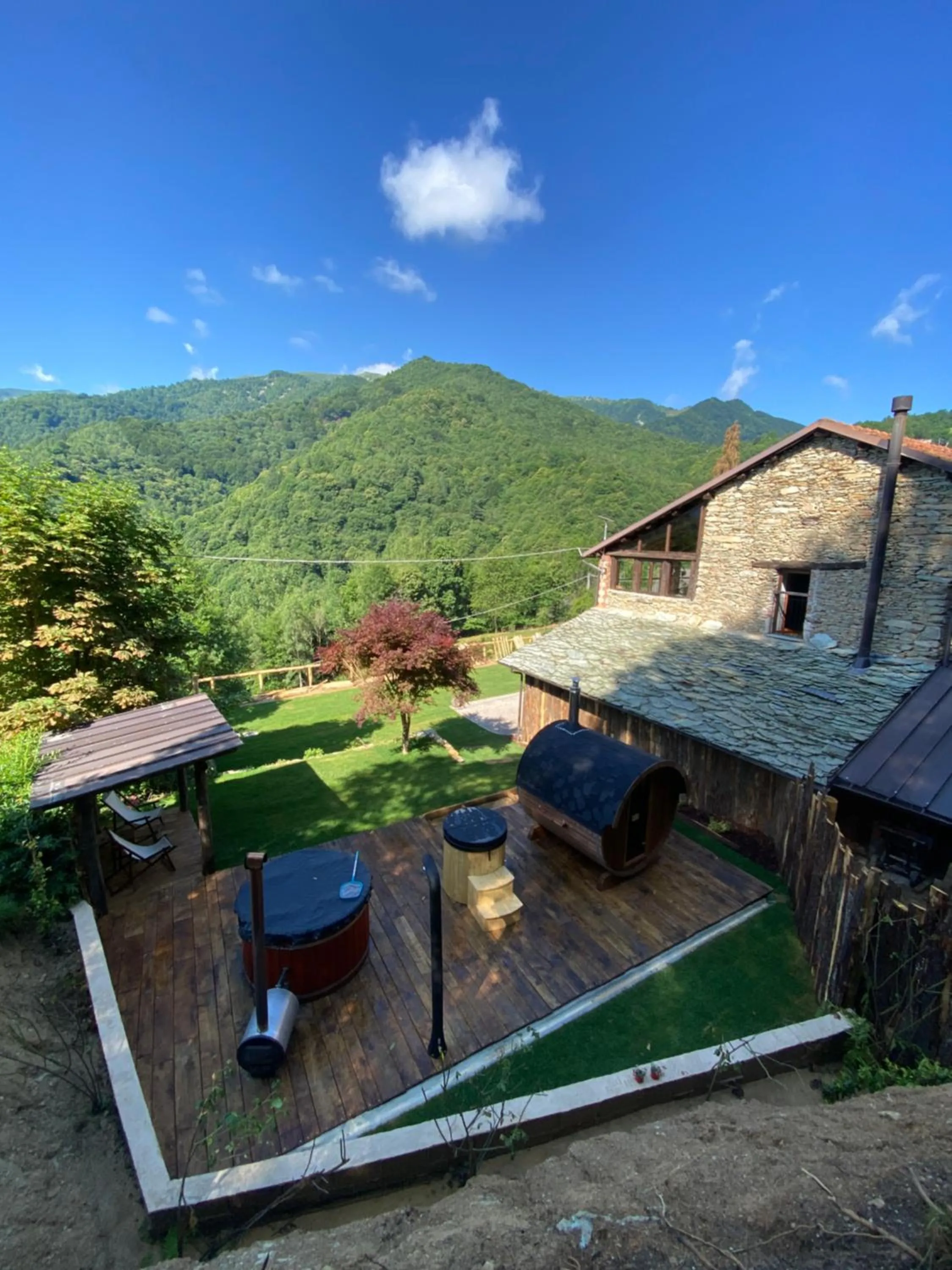Sauna in B&B IDUEVAGAMONDI immerso nel bosco tra le MONTAGNE con area benessere come EXTRA