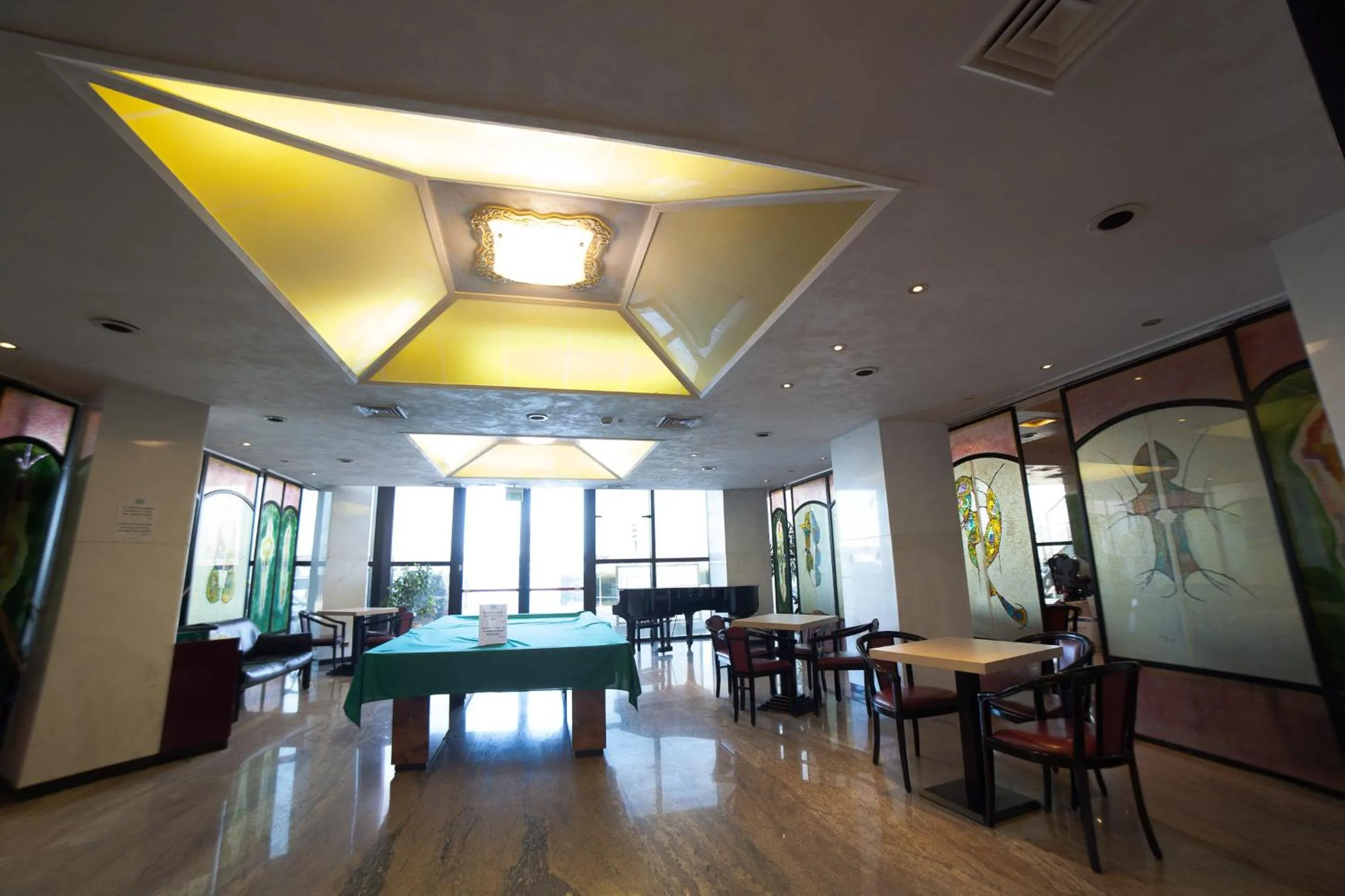 Living room in Hotel Diplomat Palace