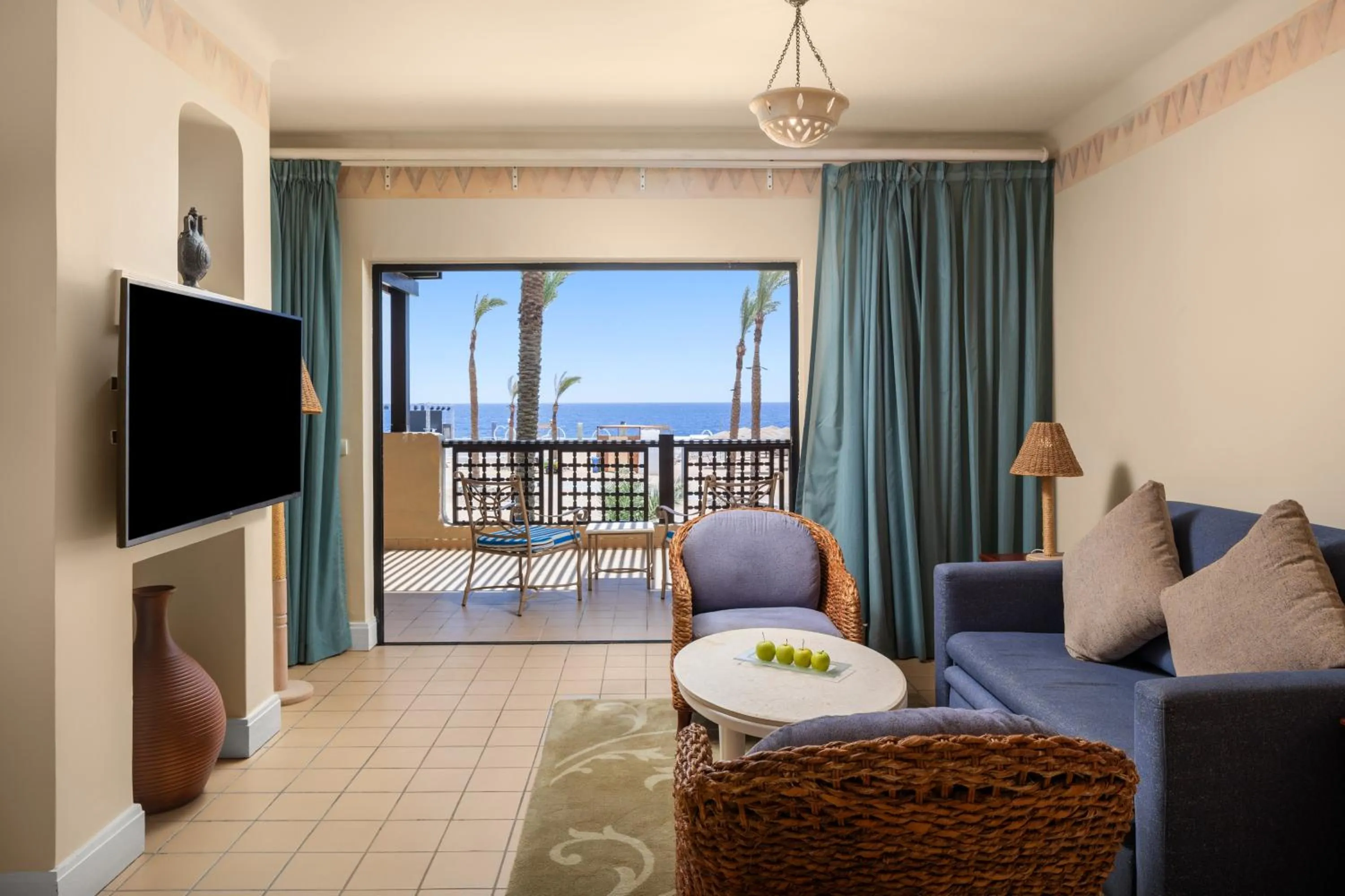 TV and multimedia in Pickalbatros Sands Port Ghalib