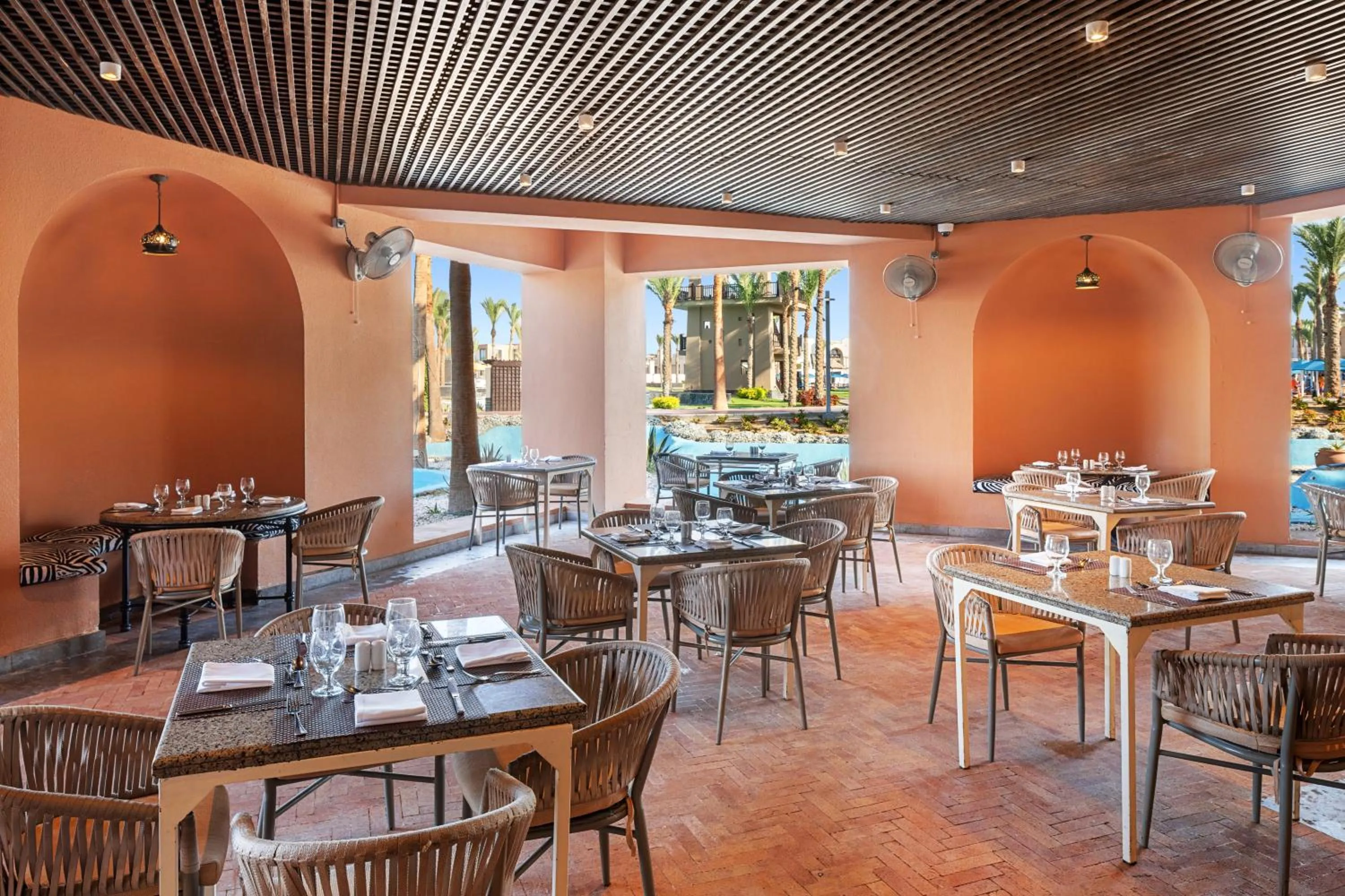 Restaurant/places to eat in Pickalbatros Sands Port Ghalib