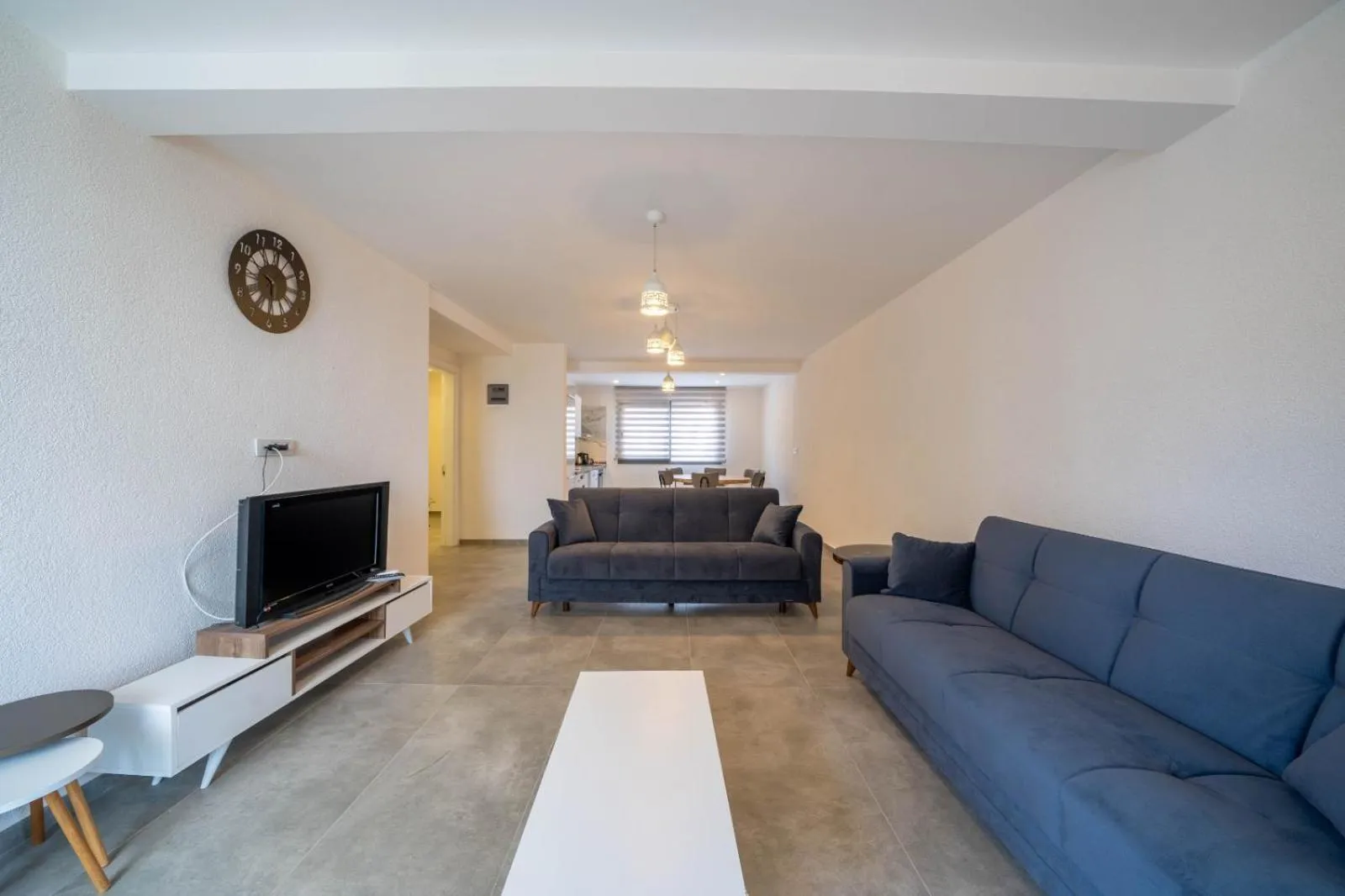 Communal lounge/ TV room in Naz Liman Otel Bodrum