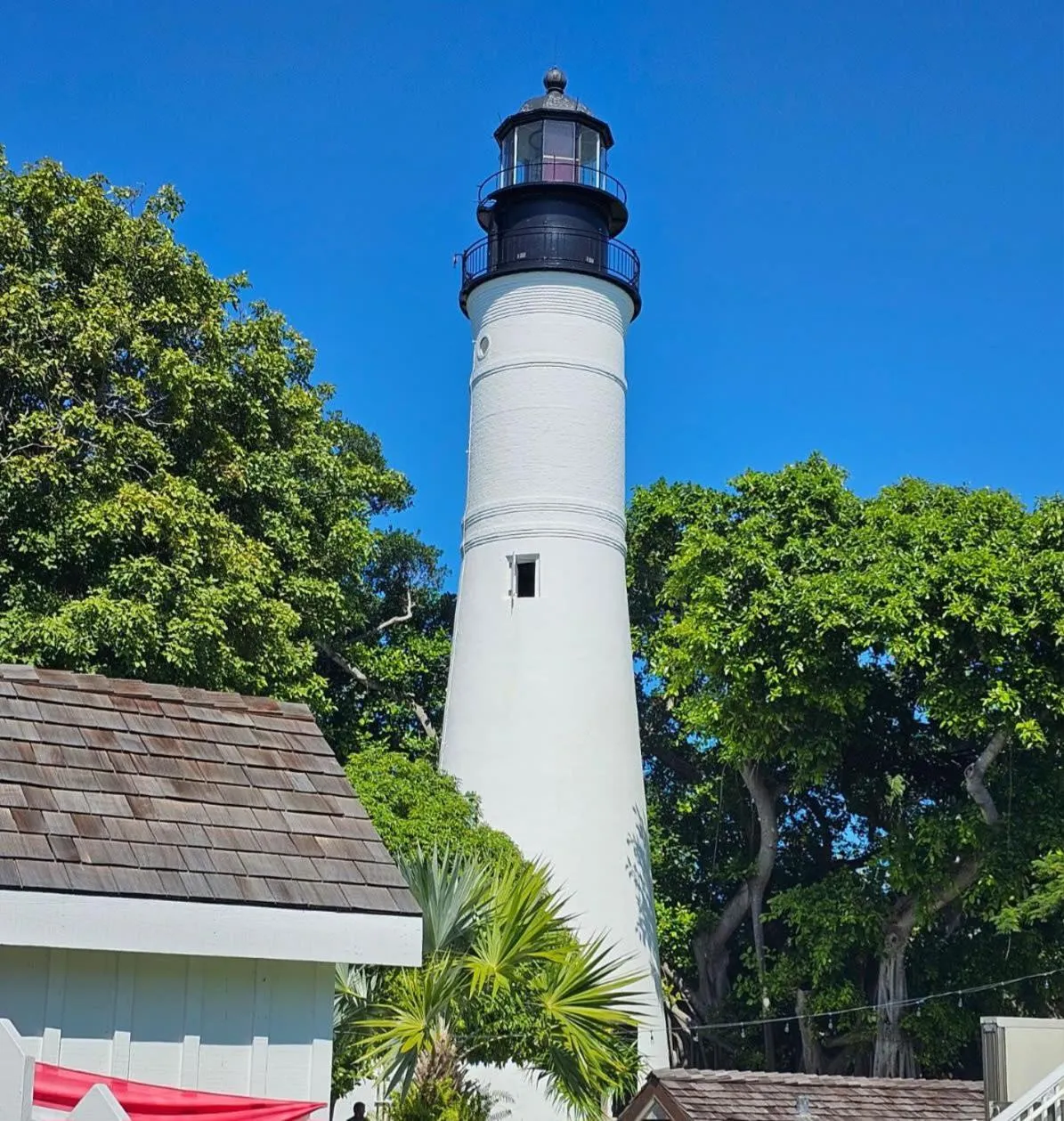 Duval Street Suite overlooking Duval with parking and pool
