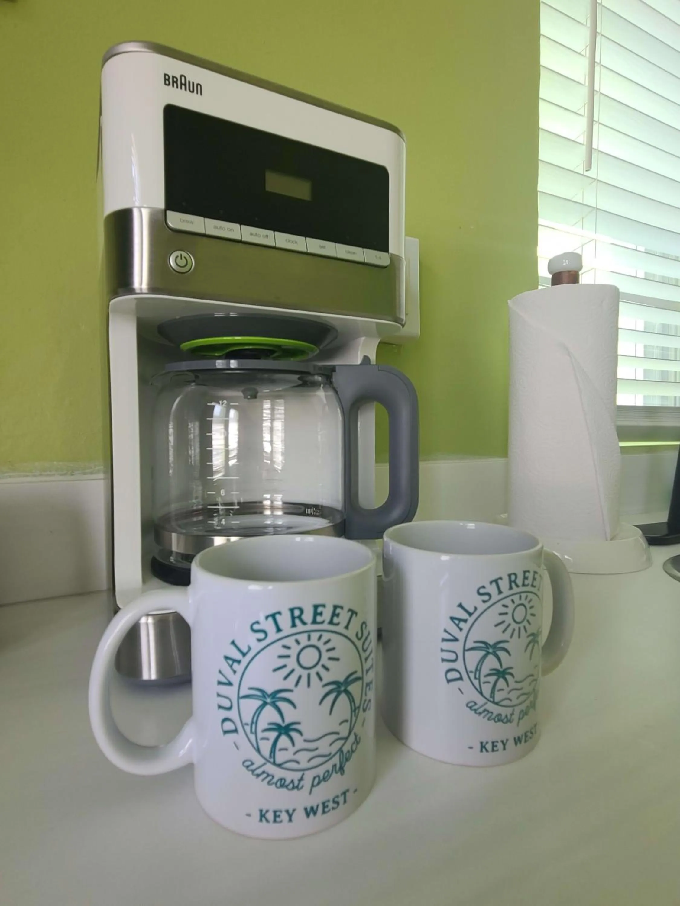 Coffee/tea facilities in Duval Street Suite overlooking Duval with parking and pool