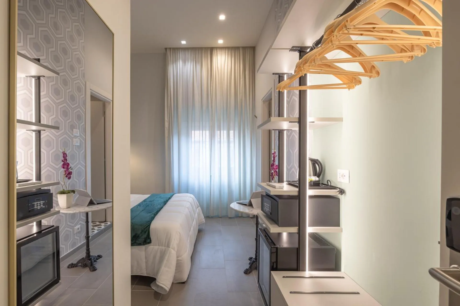 Bedroom, Bed in New Morpheus Rooms