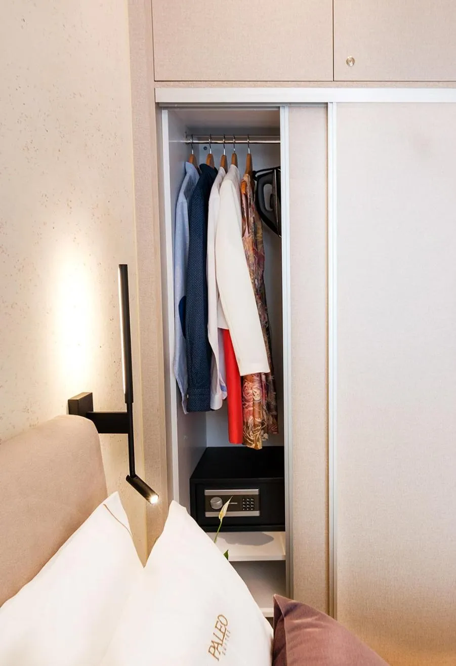 safe, Bed in Paleo Suites