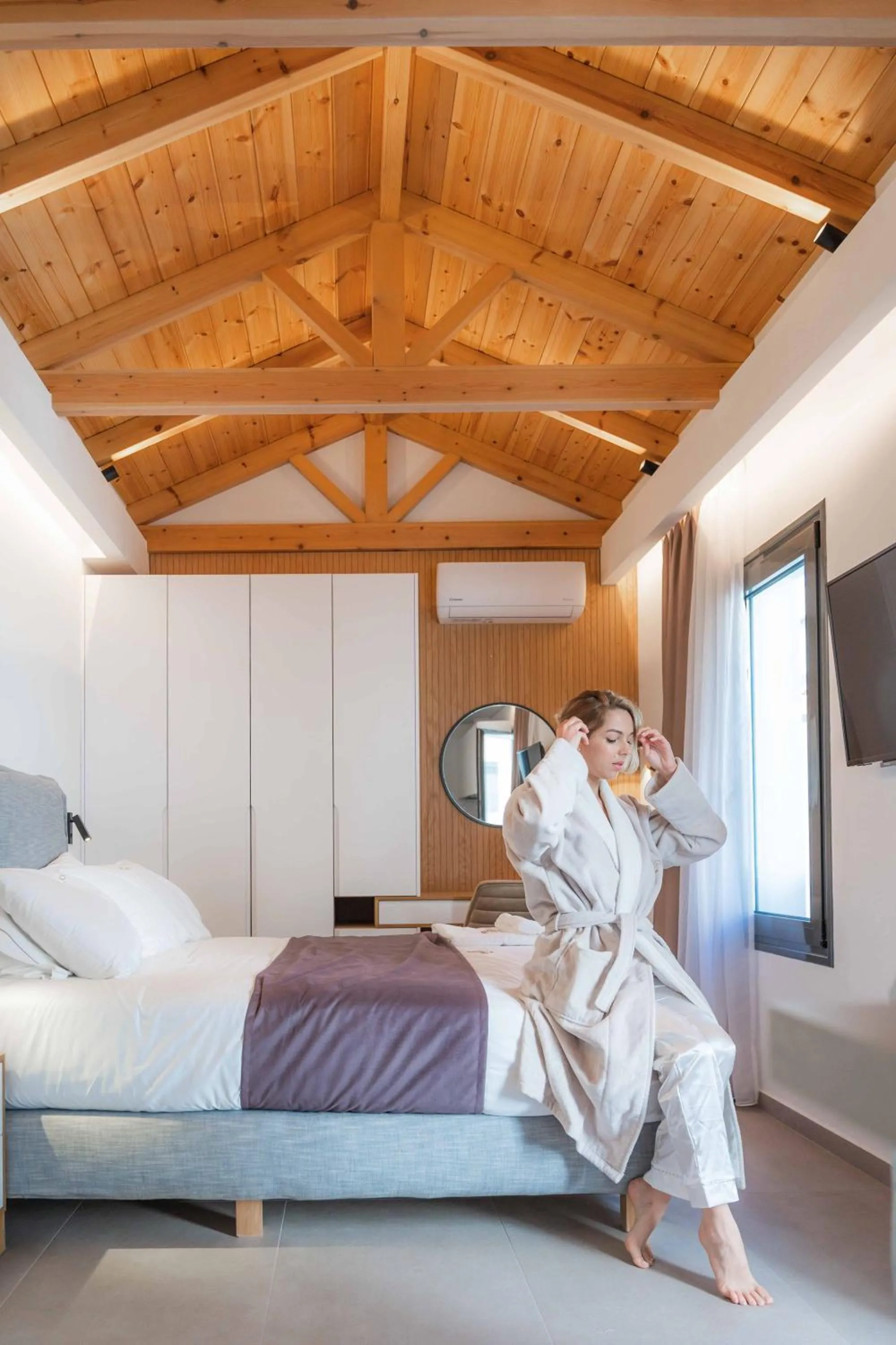 People, Bed in Paleo Suites