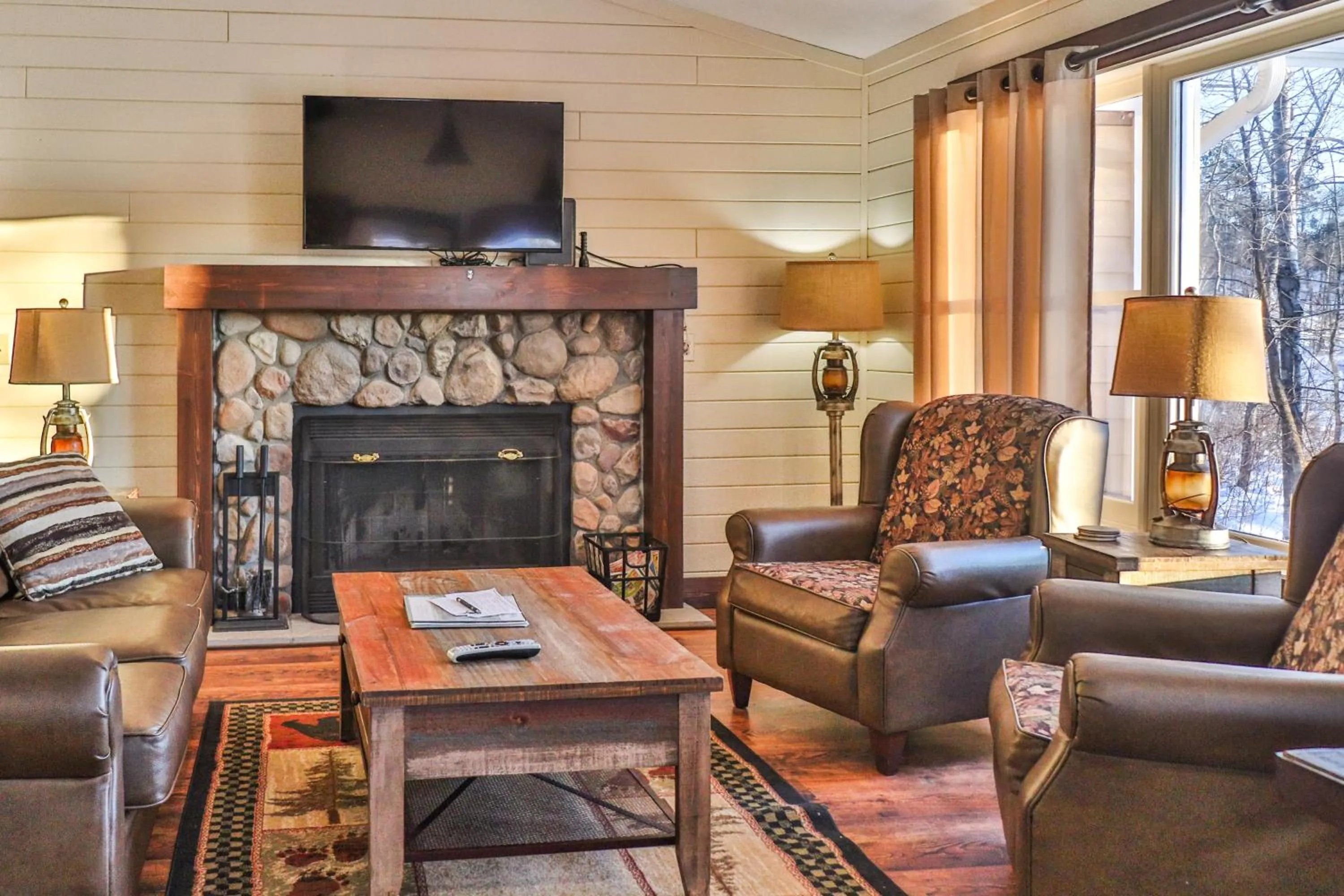 Living room in Lost Lake Lodge