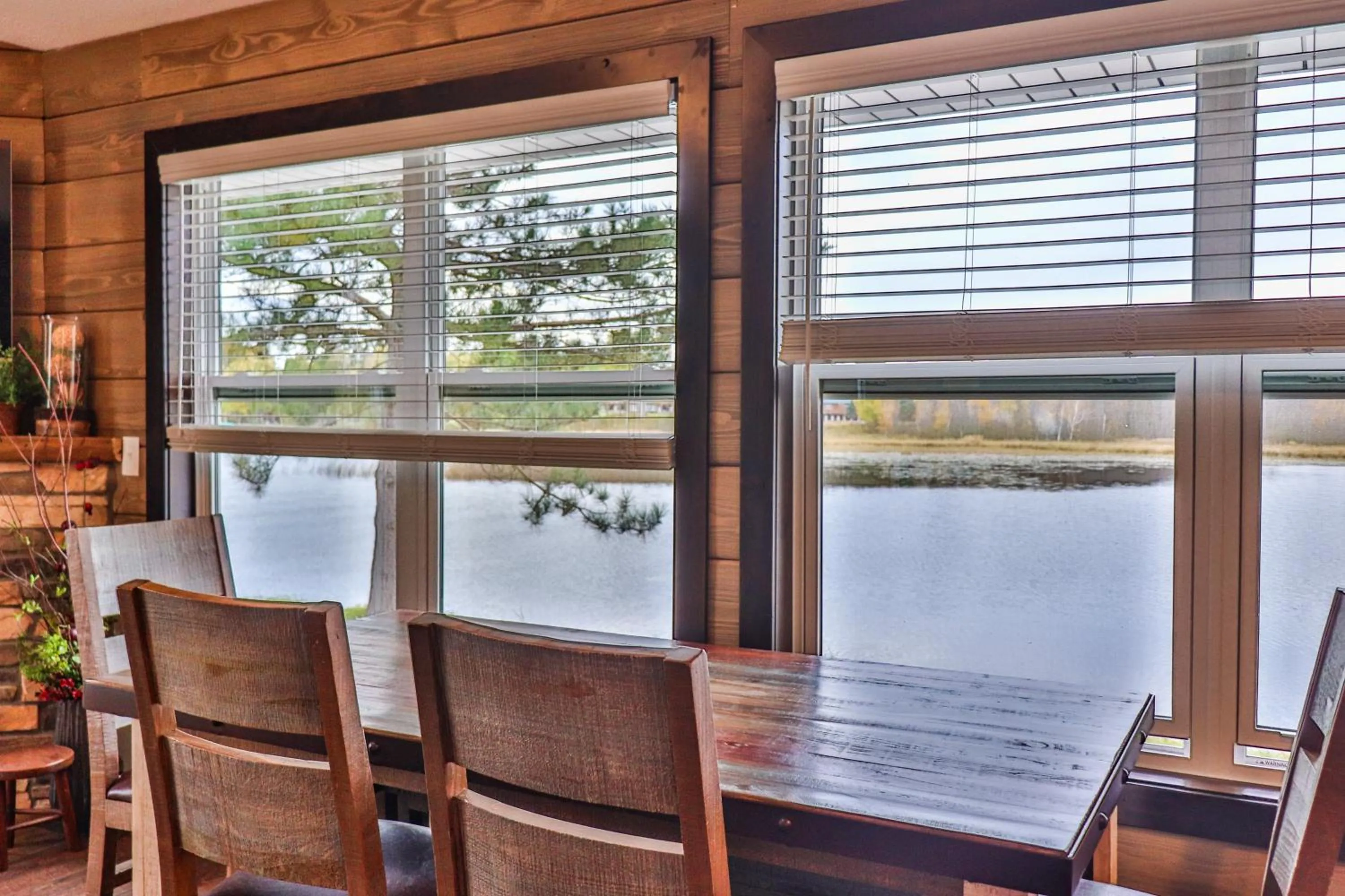 Dining area in Lost Lake Lodge