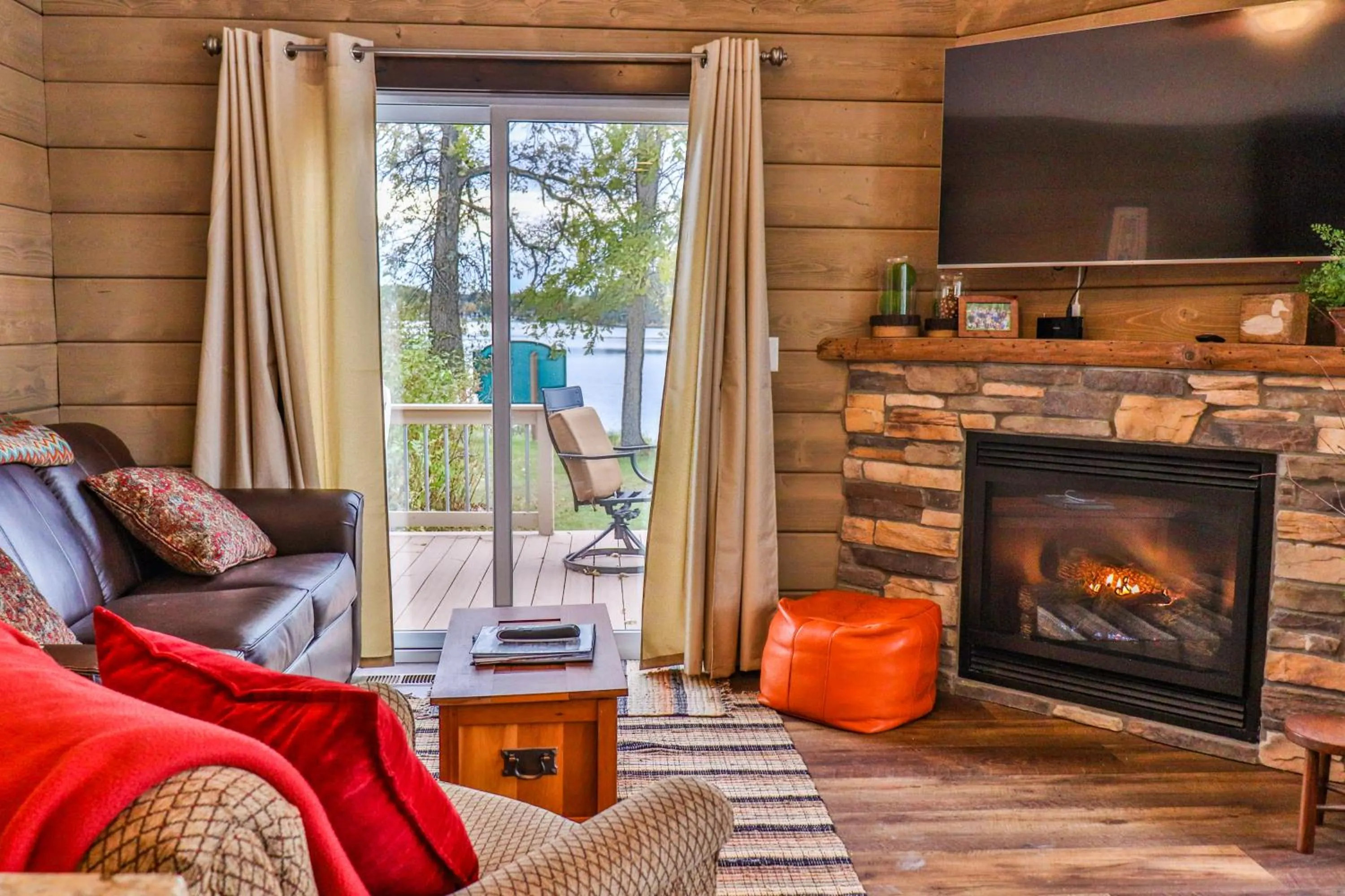 Living room in Lost Lake Lodge