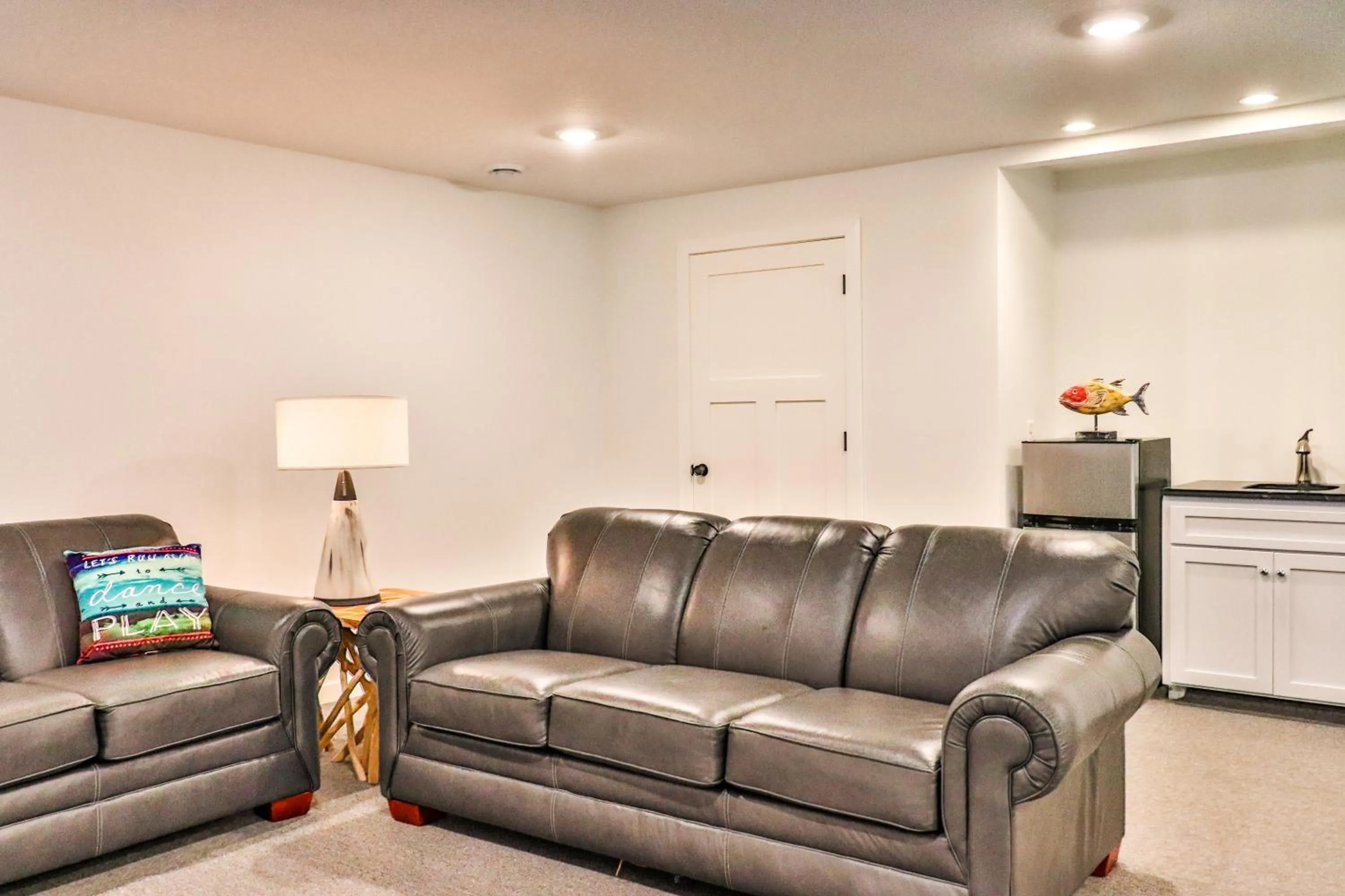 Living room in Lost Lake Lodge