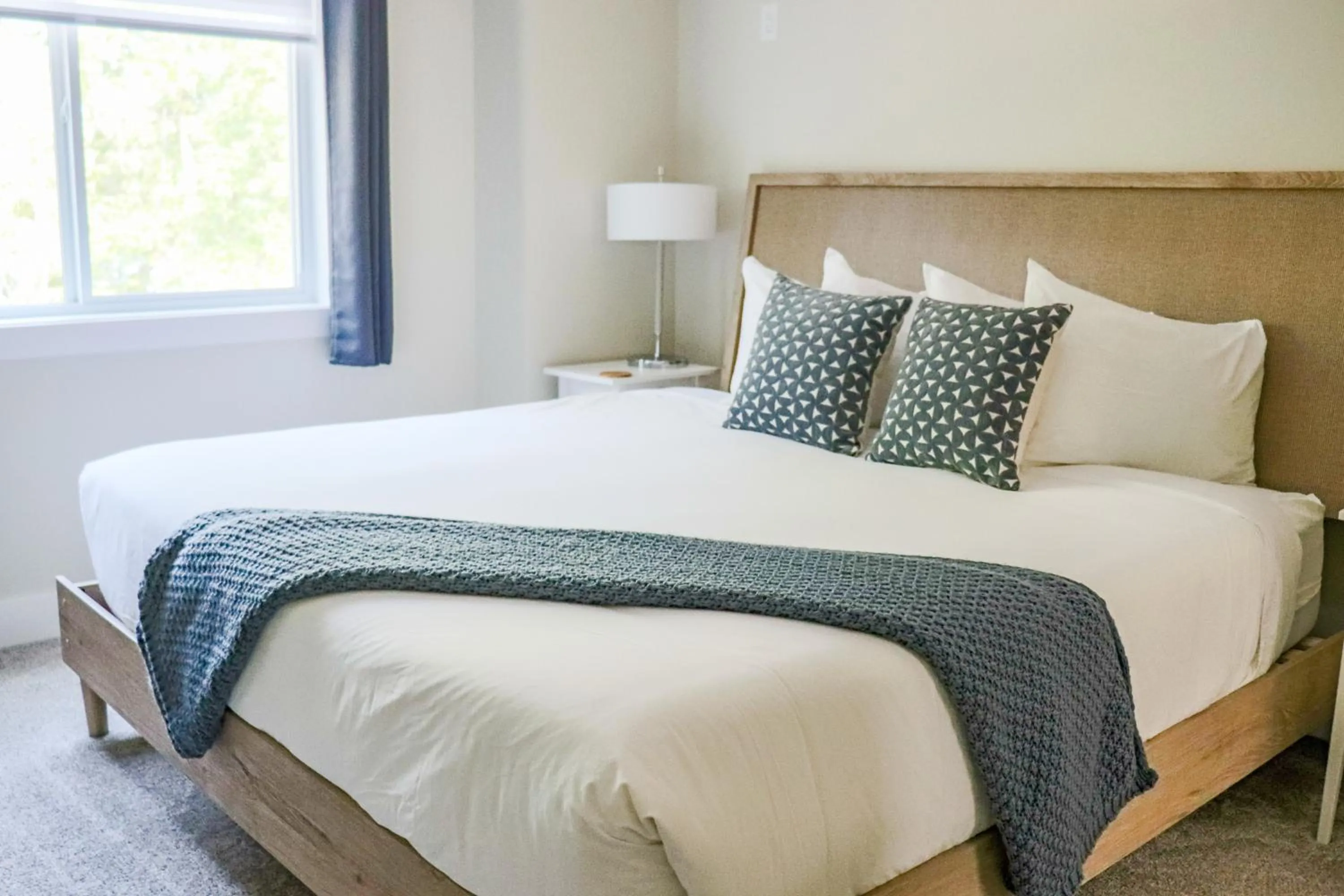 Bedroom, Bed in Lost Lake Lodge