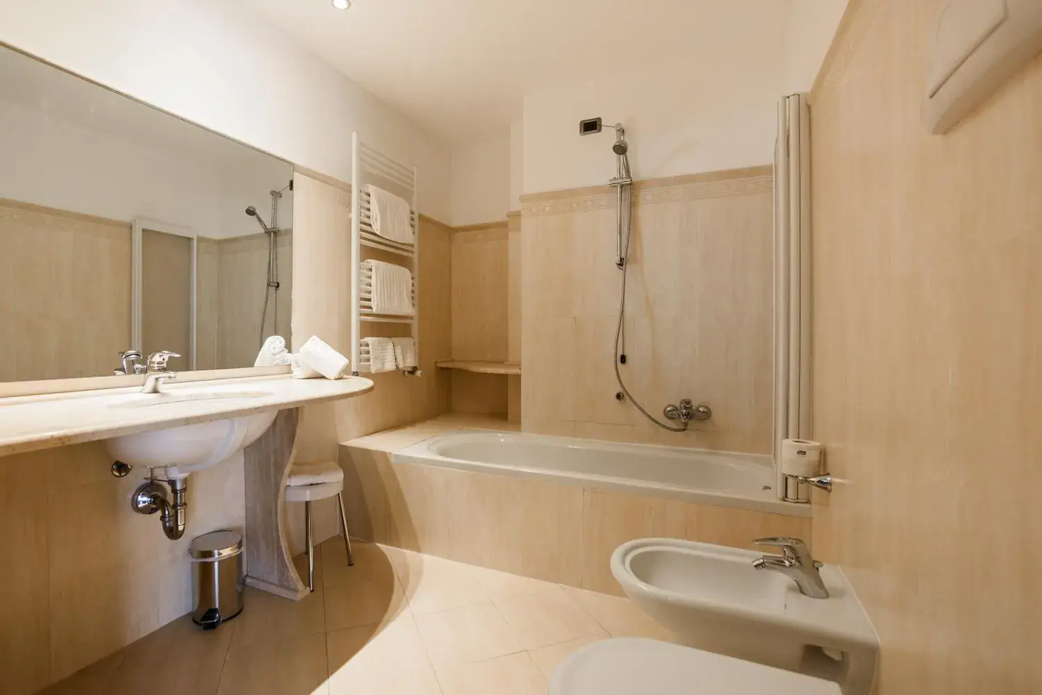 Double Room with Baltic Sauna access in Country Hotel Castelbarco Double Room with Baltic Sauna access in Country Hotel Castelbarco