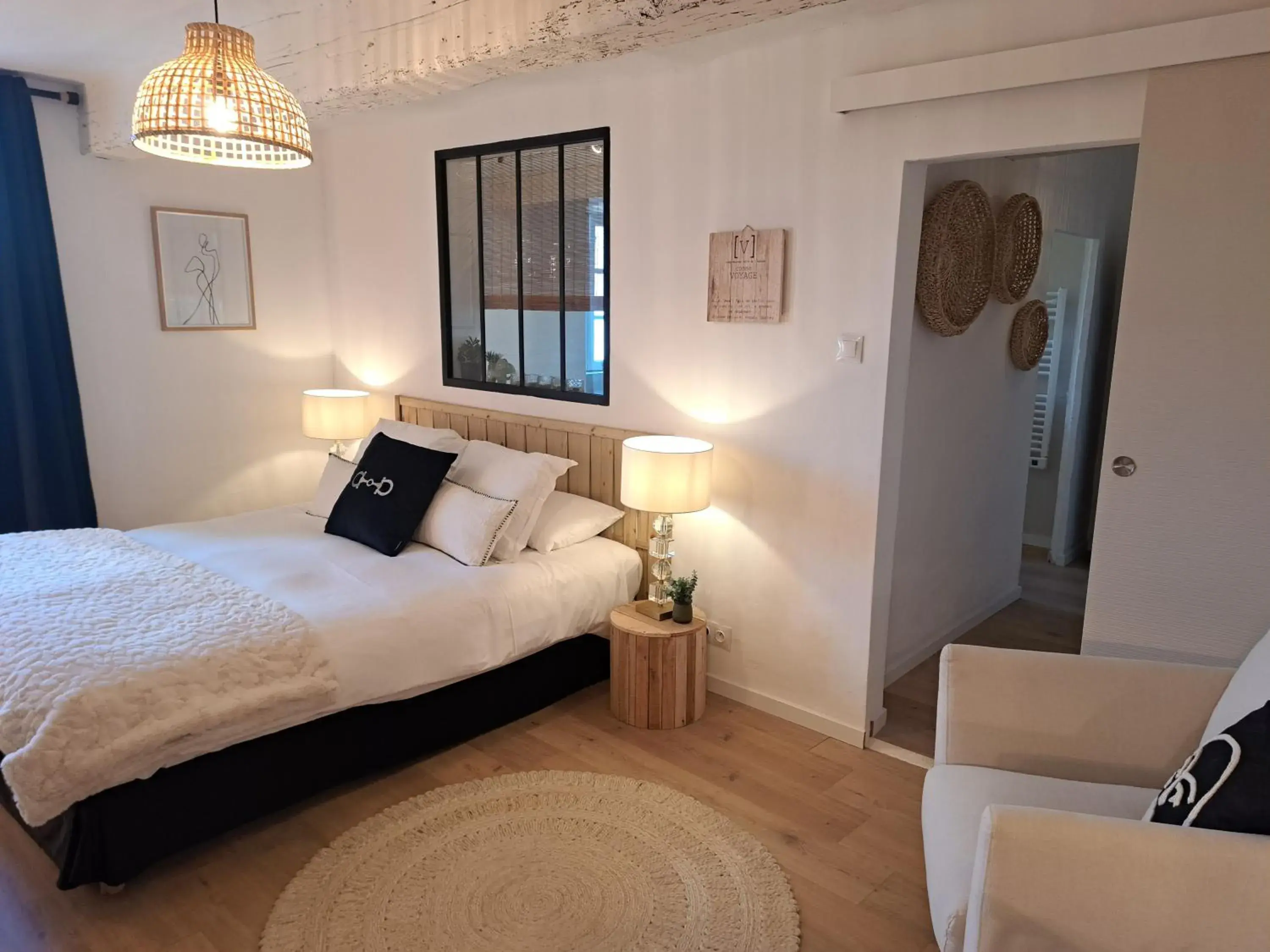 Double Room with Spa Bath in Hôtel Le Cottage de Sophie Double Room with Spa Bath in Hôtel Le Cottage de Sophie