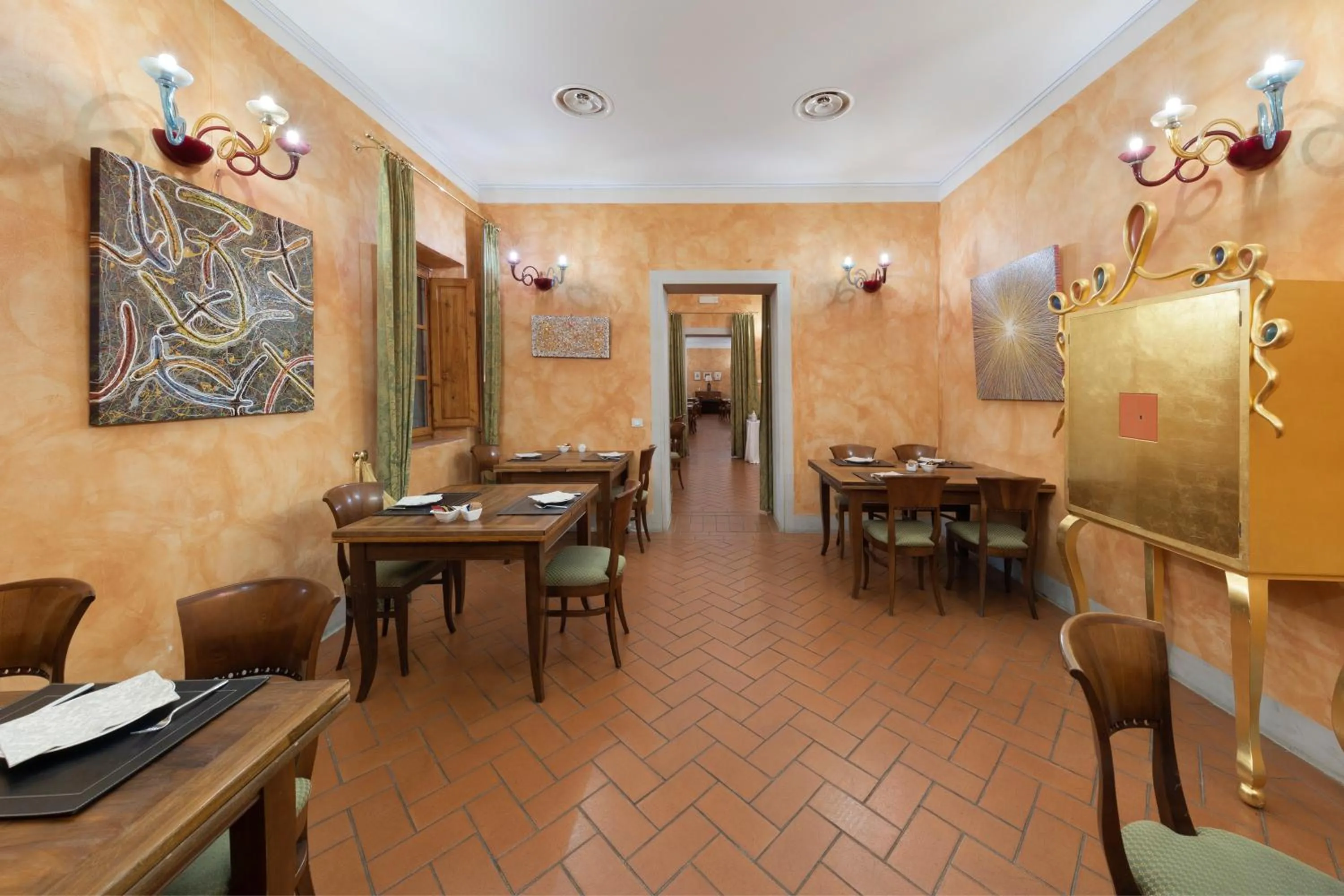 Restaurant/places to eat in Villa Castiglione