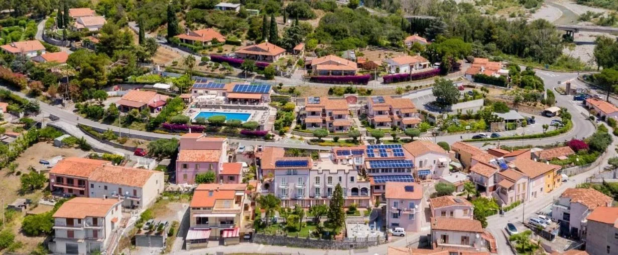 Property building in Hotel Ristorante Borgo La Tana