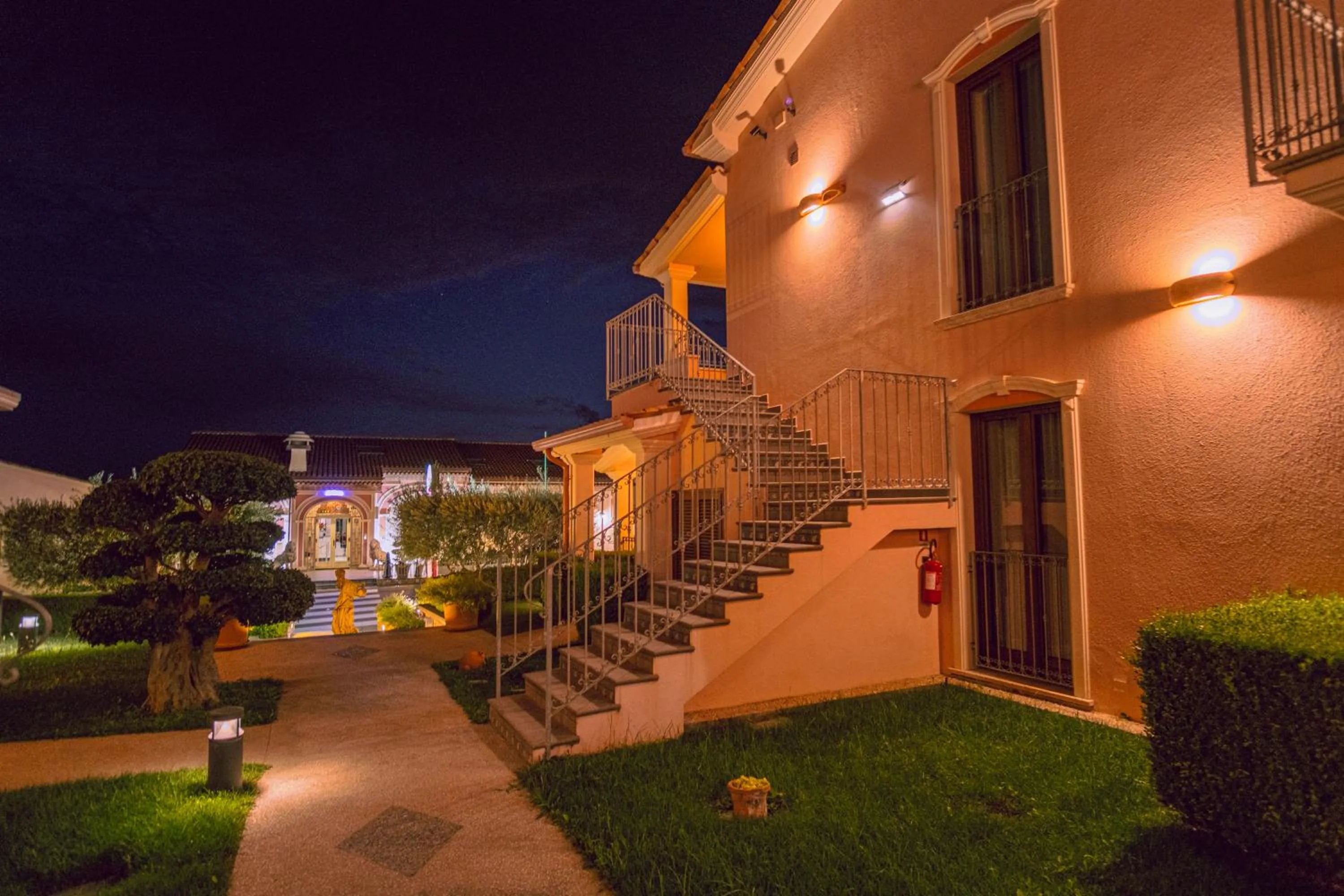 Property building in Hotel Ristorante Borgo La Tana