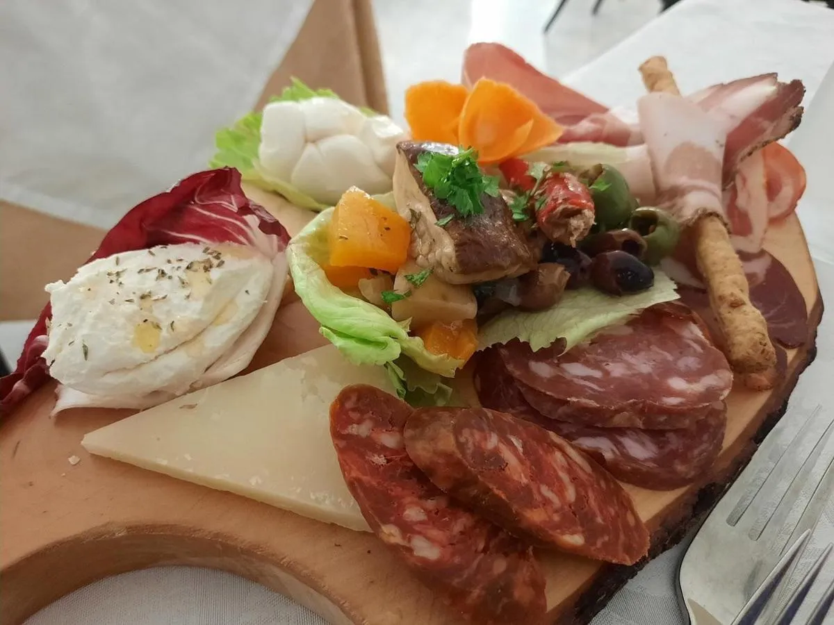 Restaurant/places to eat in Hotel Ristorante Borgo La Tana