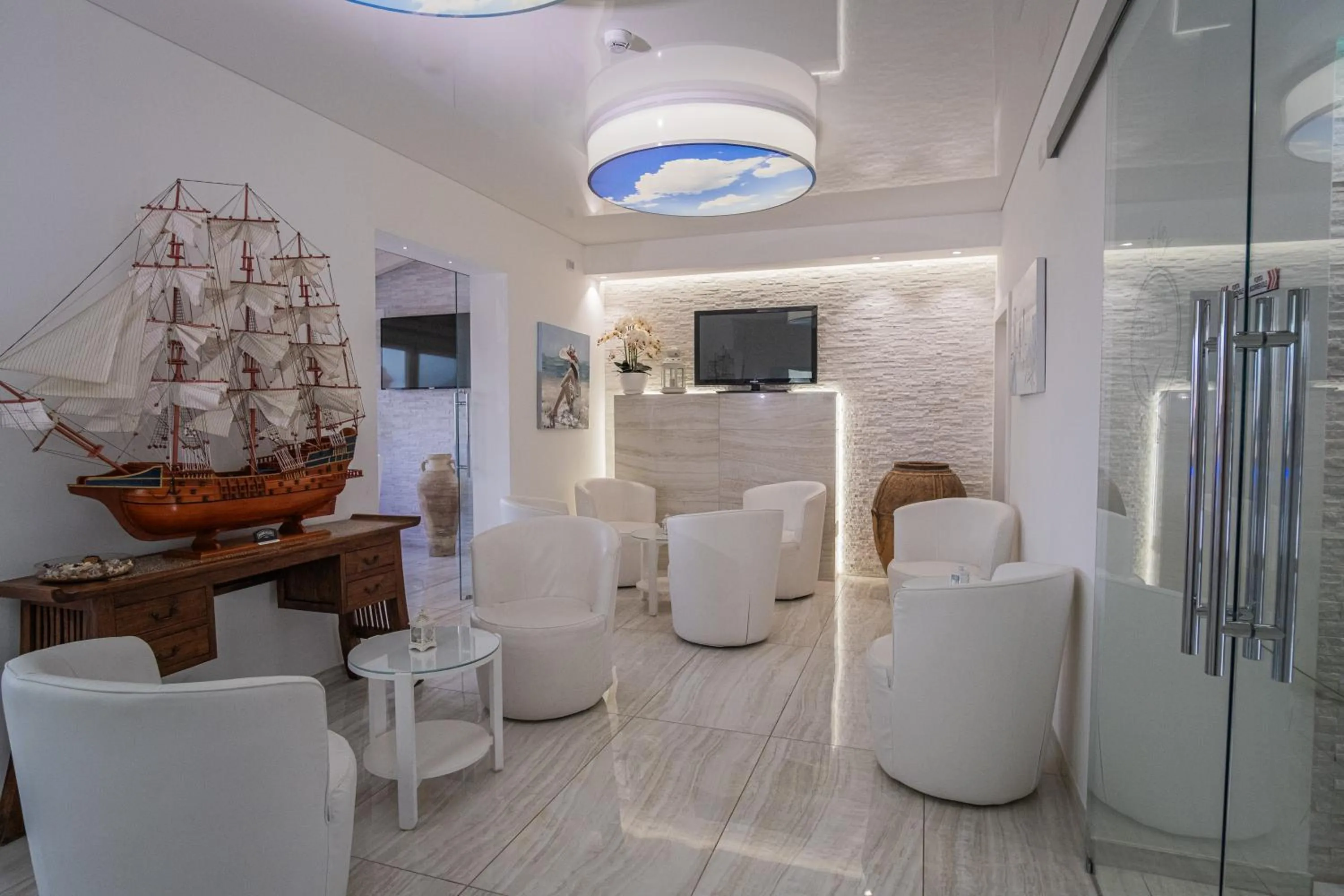 TV and multimedia in Hotel Ristorante Borgo La Tana